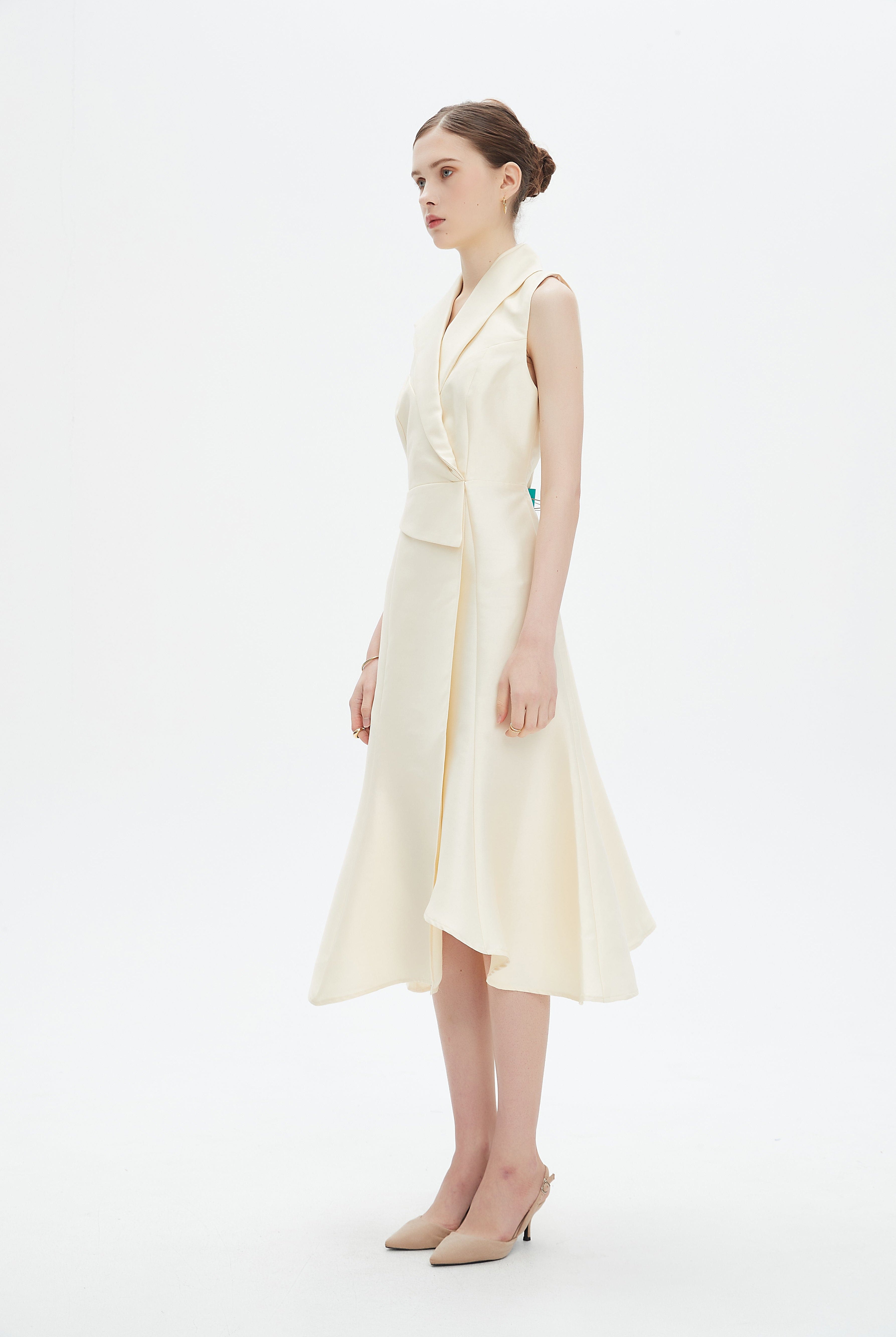 نتشي فستان ميدي بدون أكمام لف بياقة عريضة