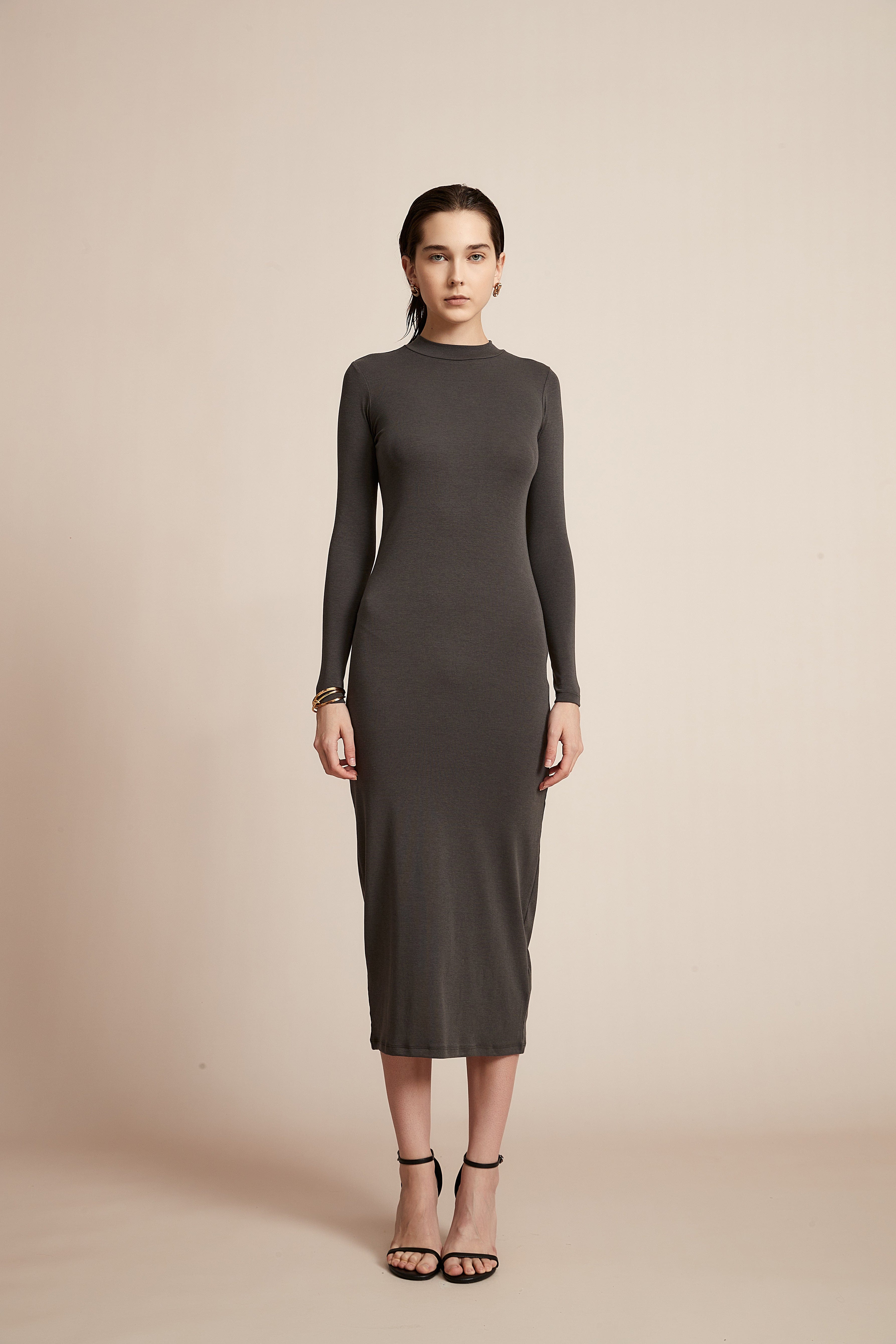 يولا فستان نسائي سادة بكم طويل للدوام