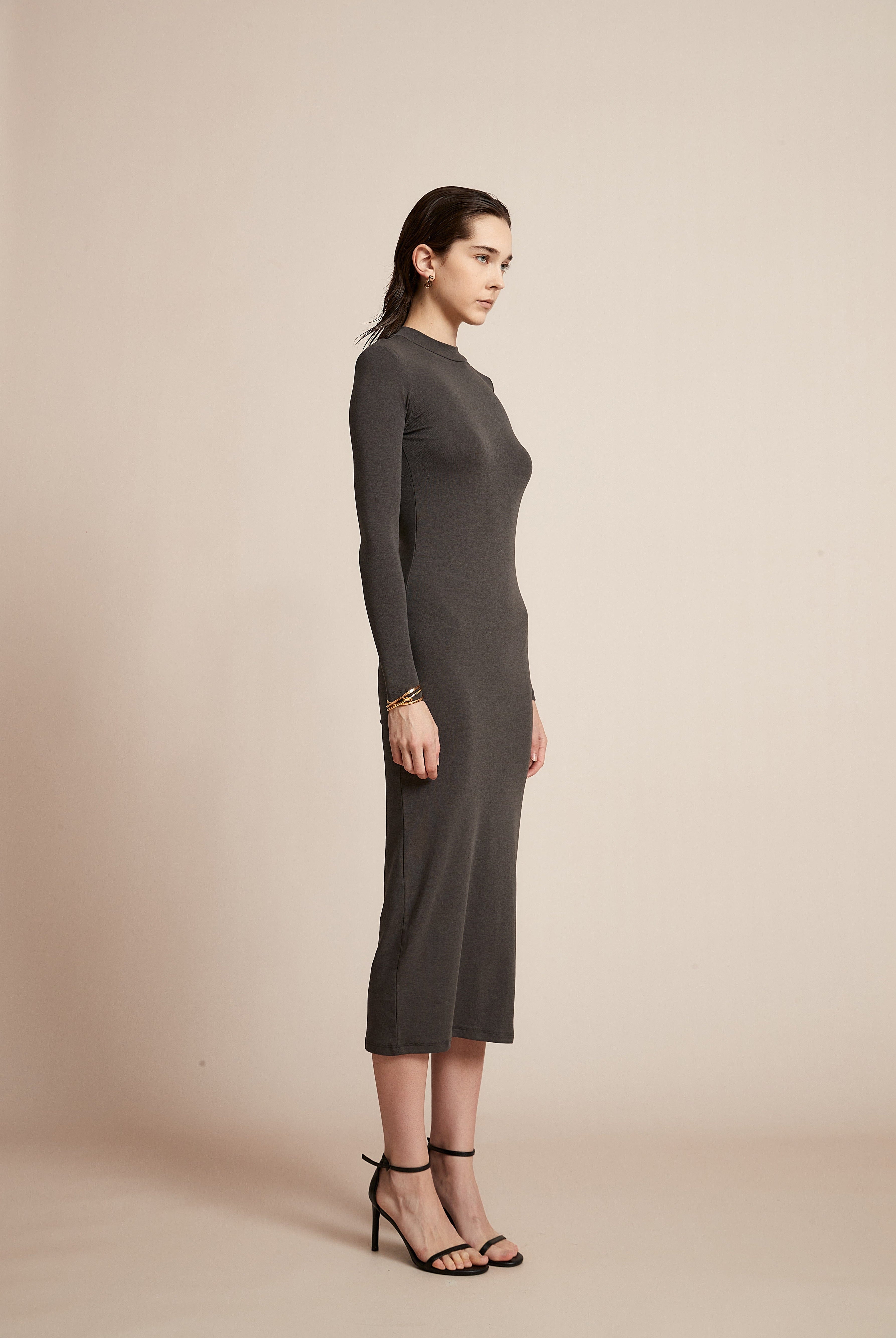 يولا فستان نسائي سادة بكم طويل للدوام