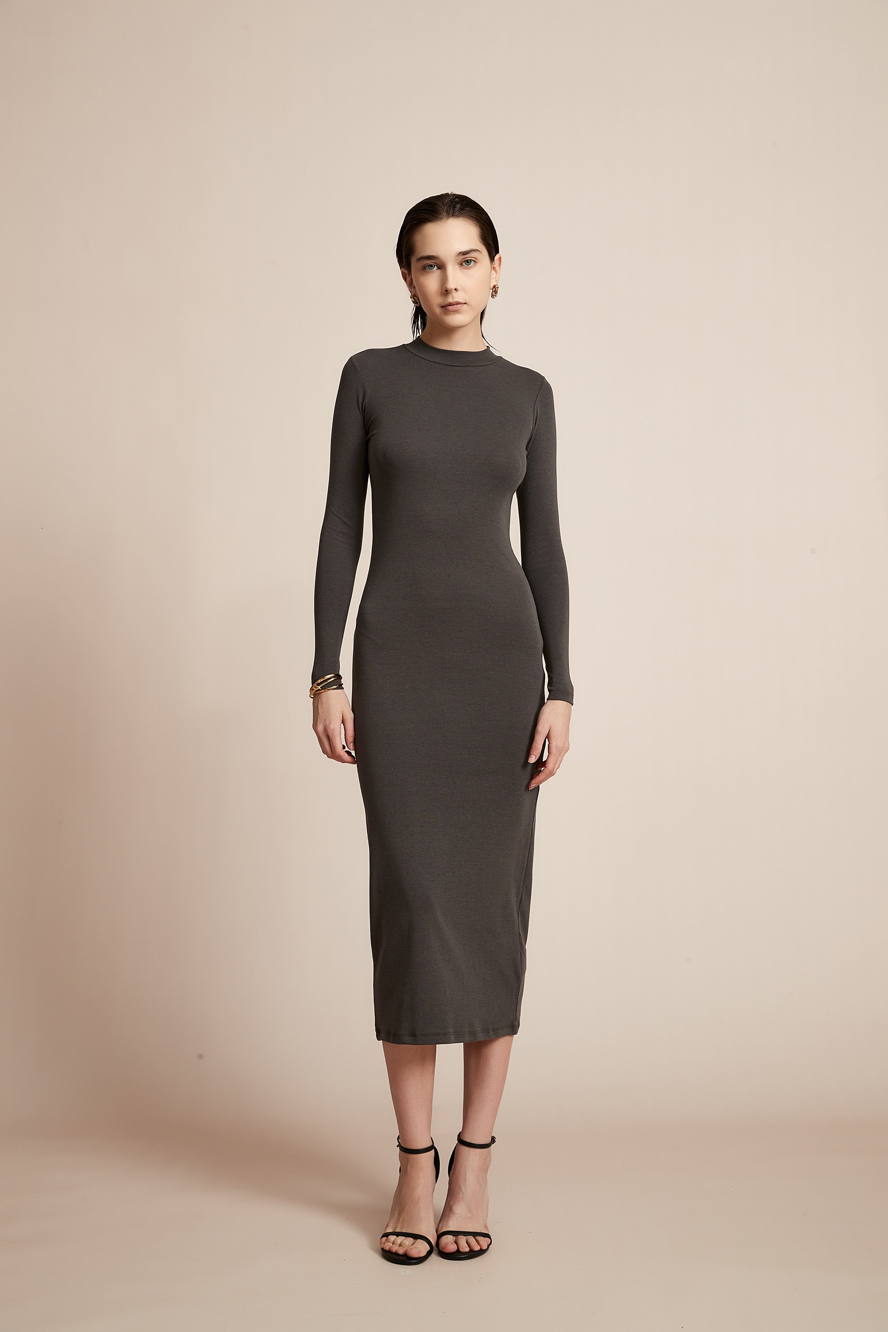 يولا فستان نسائي سادة بكم طويل للدوام