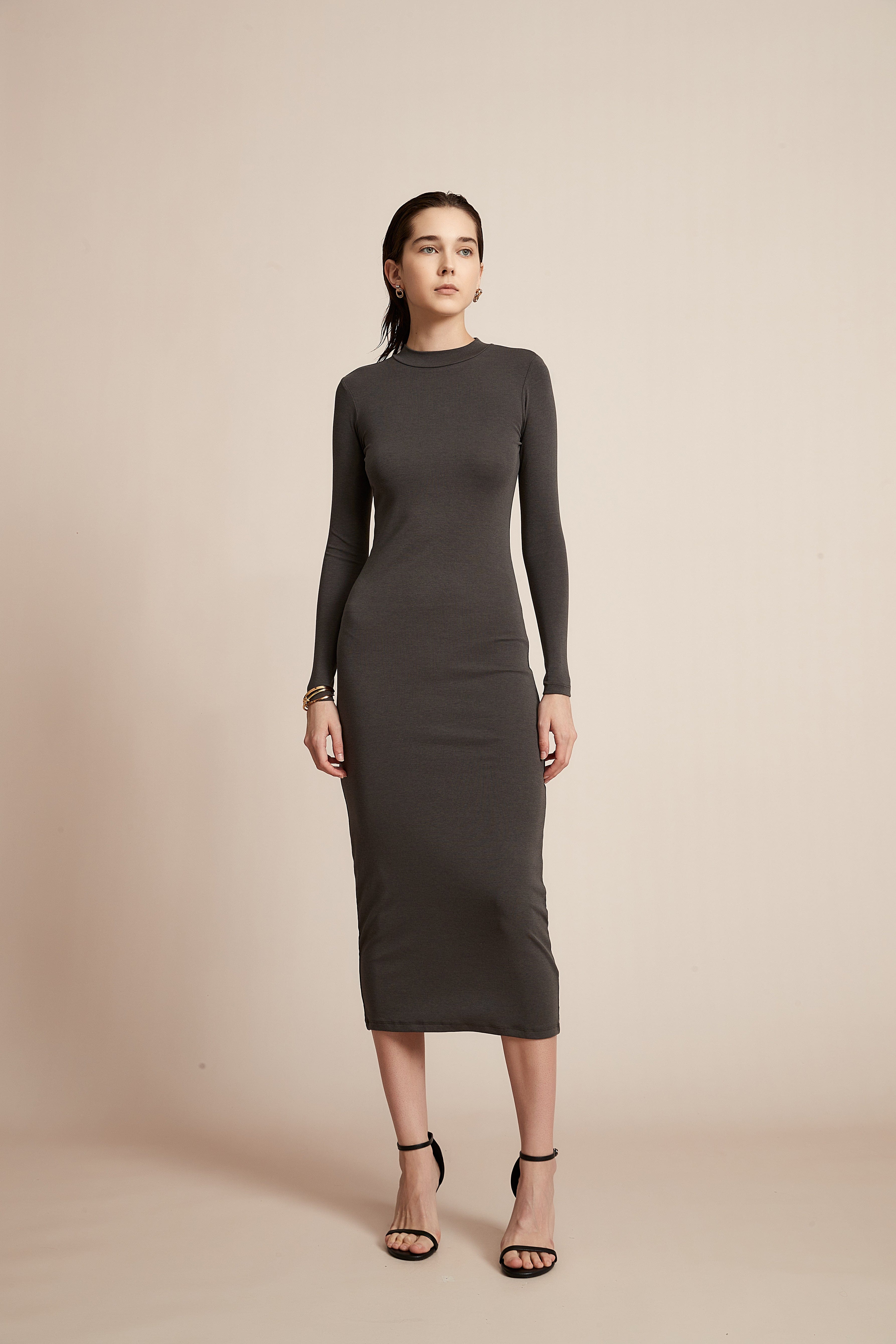 يولا فستان نسائي سادة بكم طويل للدوام