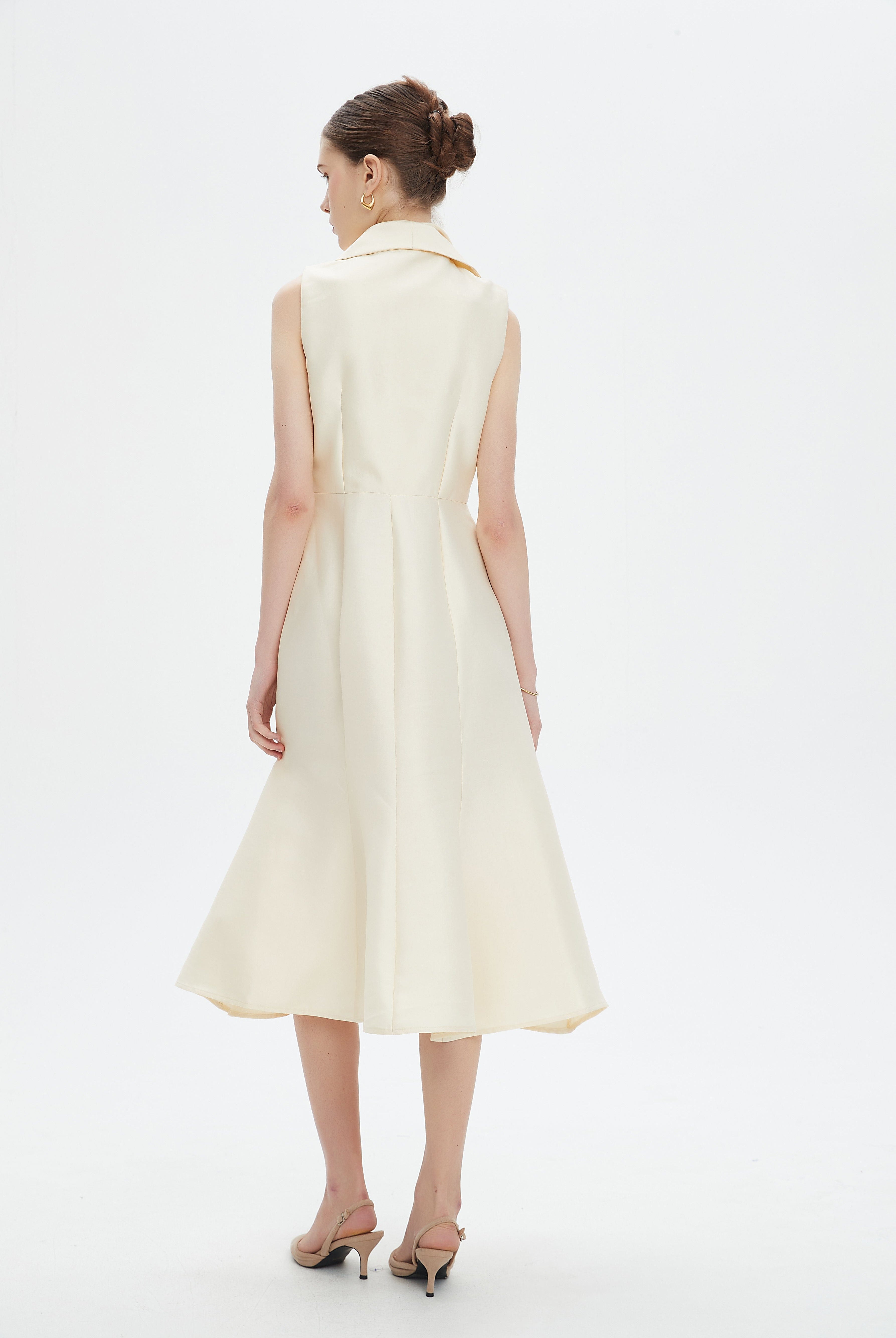 نتشي فستان ميدي بدون أكمام لف بياقة عريضة