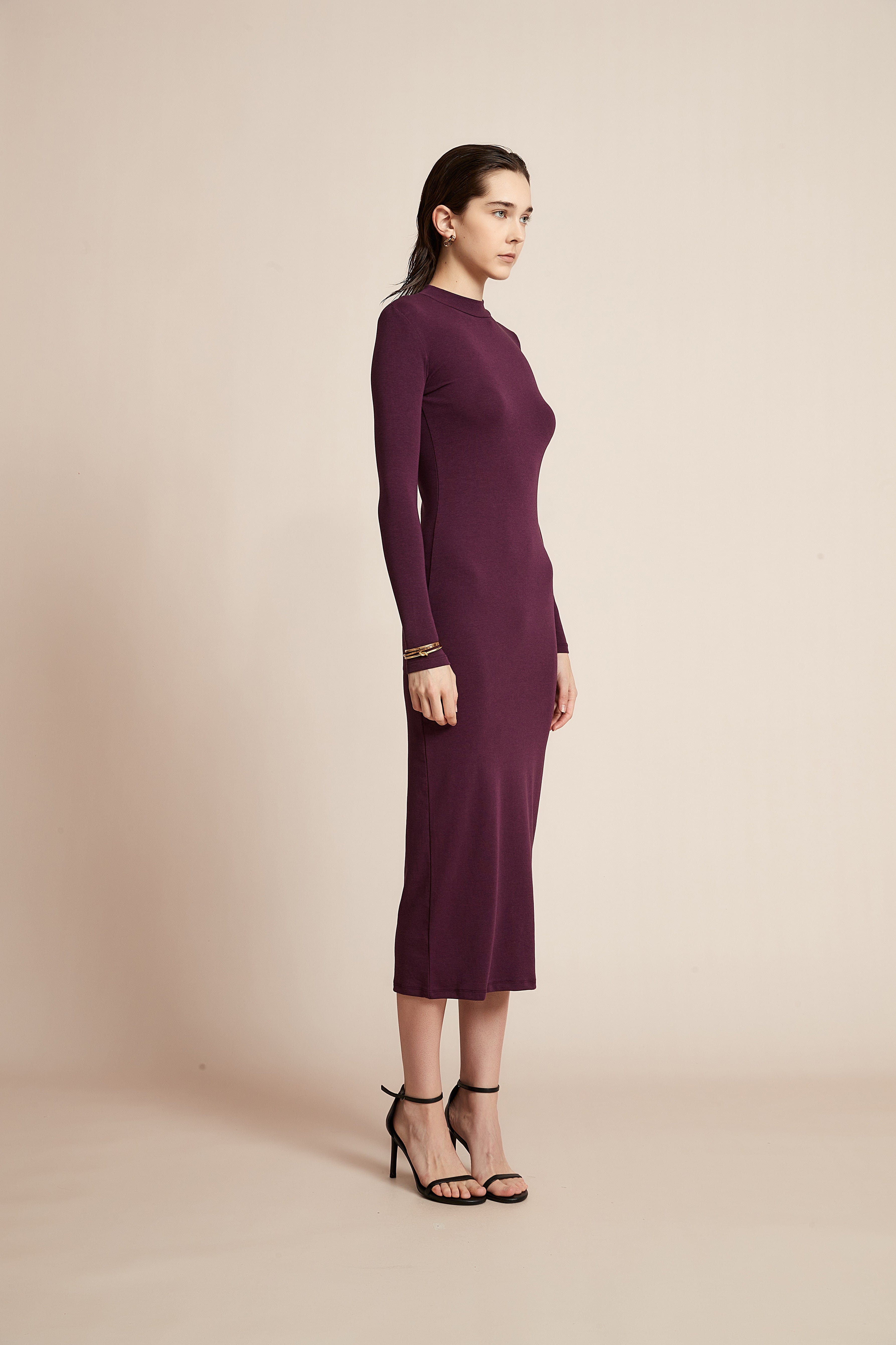 يولا فستان نسائي سادة بكم طويل للدوام