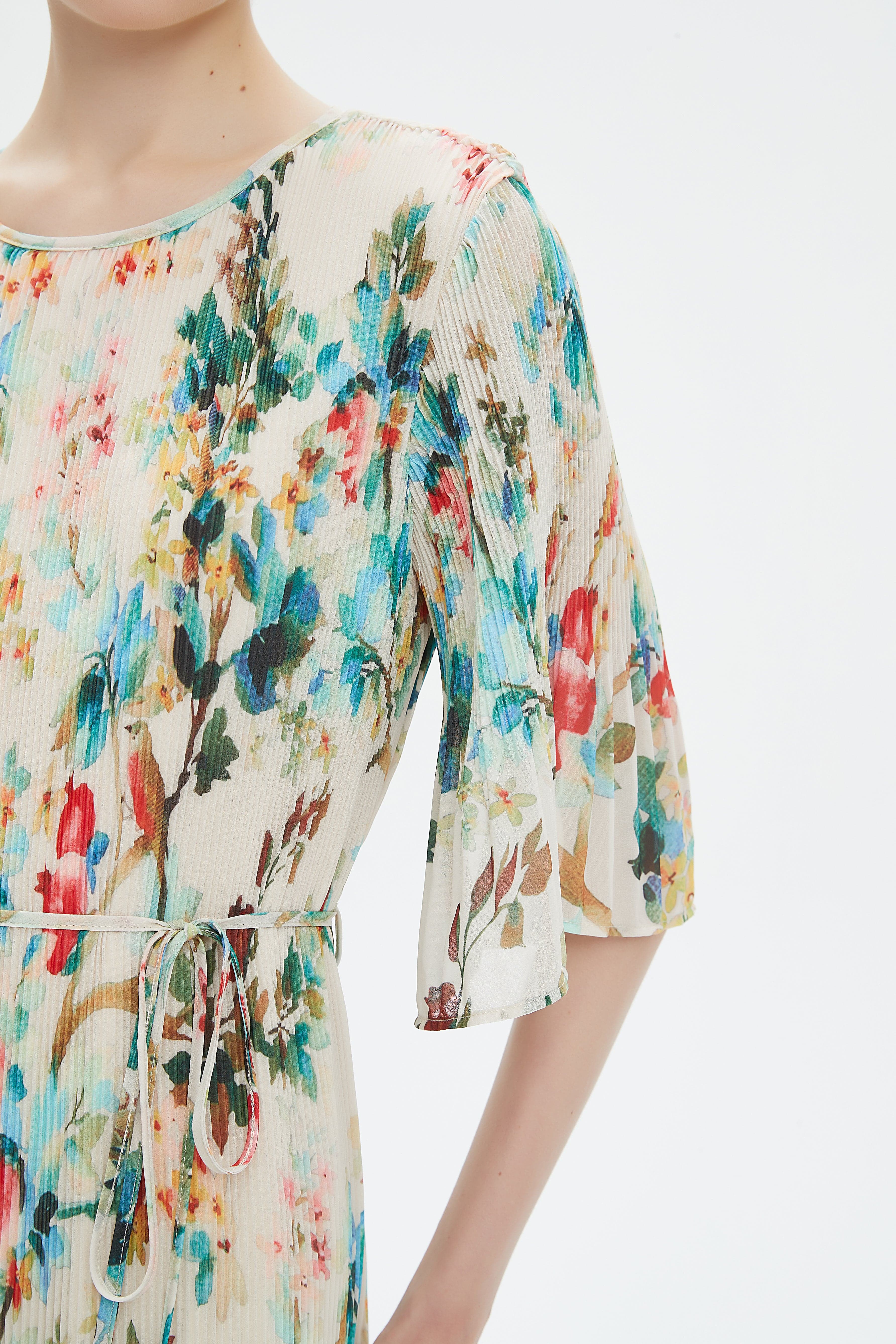 نتشي فستان مخصر منقوش نص كم واسع فراشة