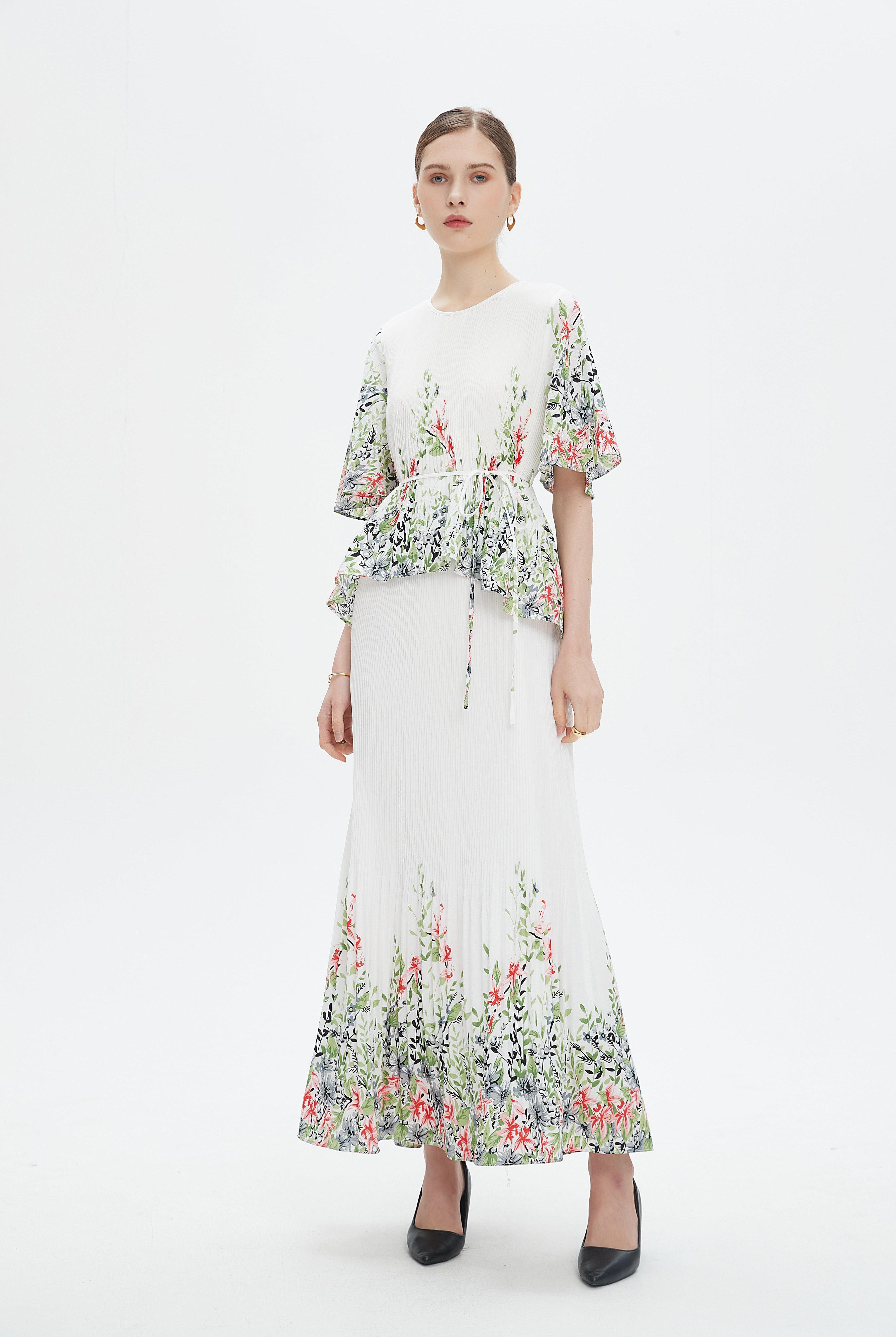 نتشي فستان طويل بأكمام قصيرة مشجر بليسية