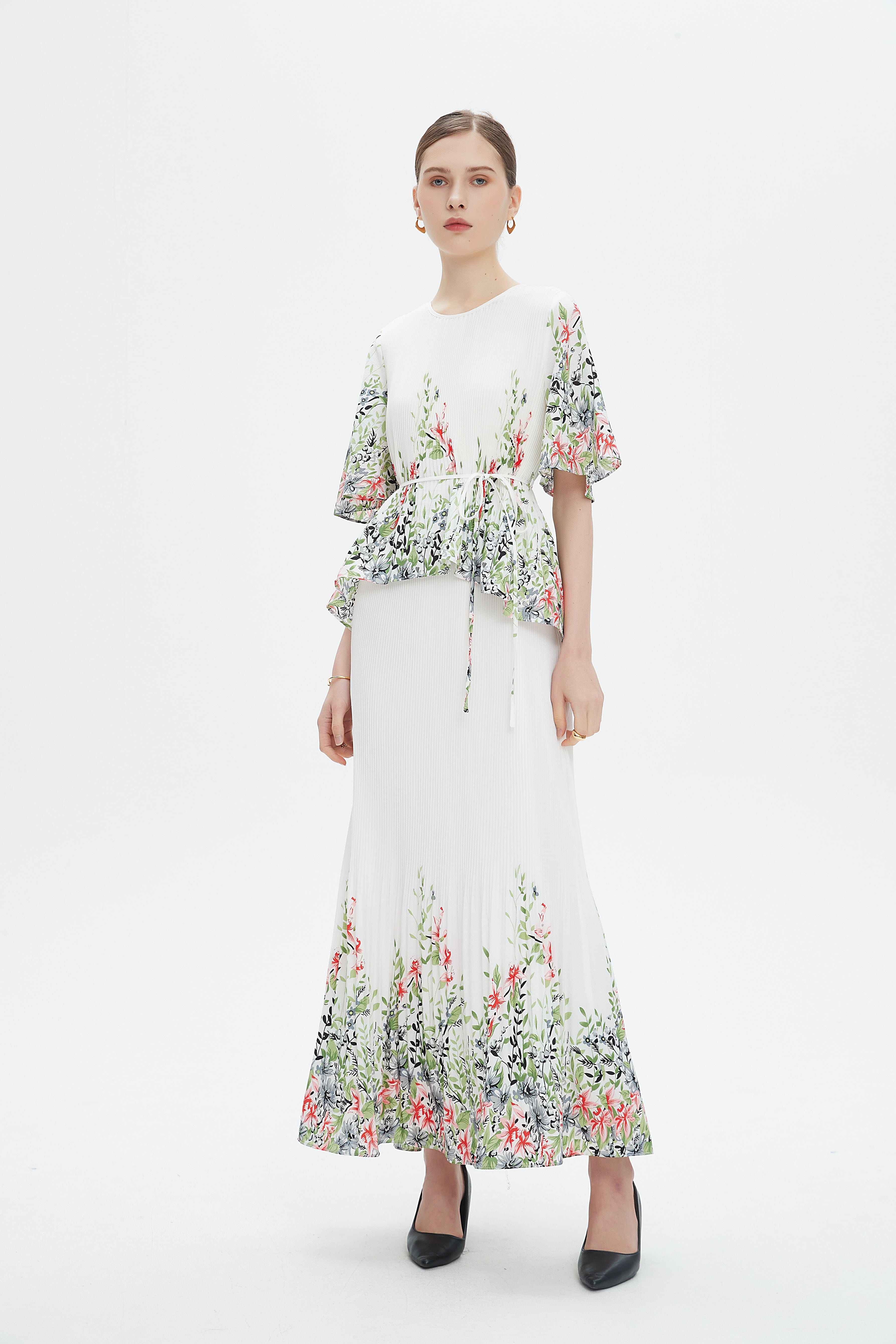 نتشي فستان طويل بأكمام قصيرة مشجر بليسية