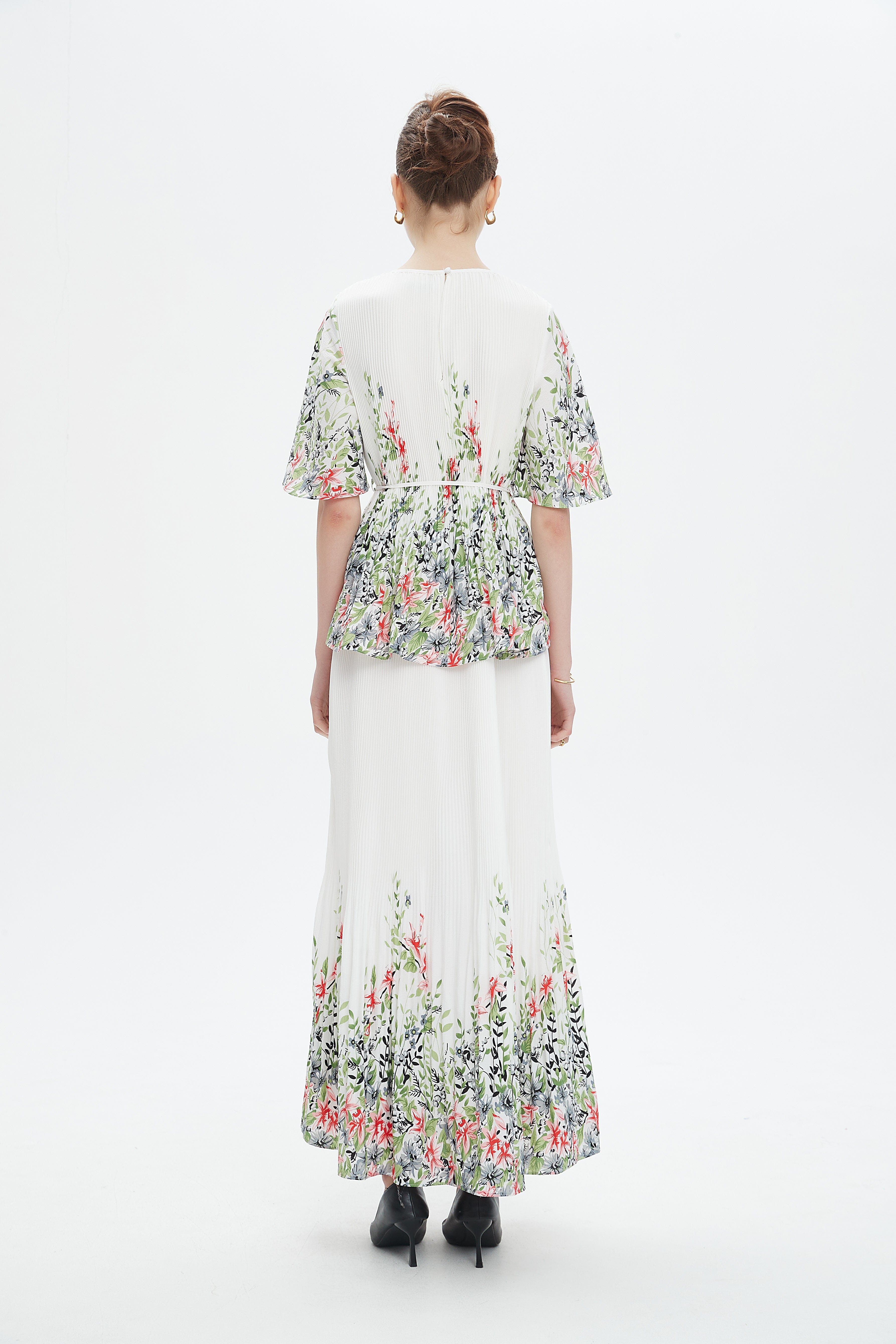 نتشي فستان طويل بأكمام قصيرة مشجر بليسية