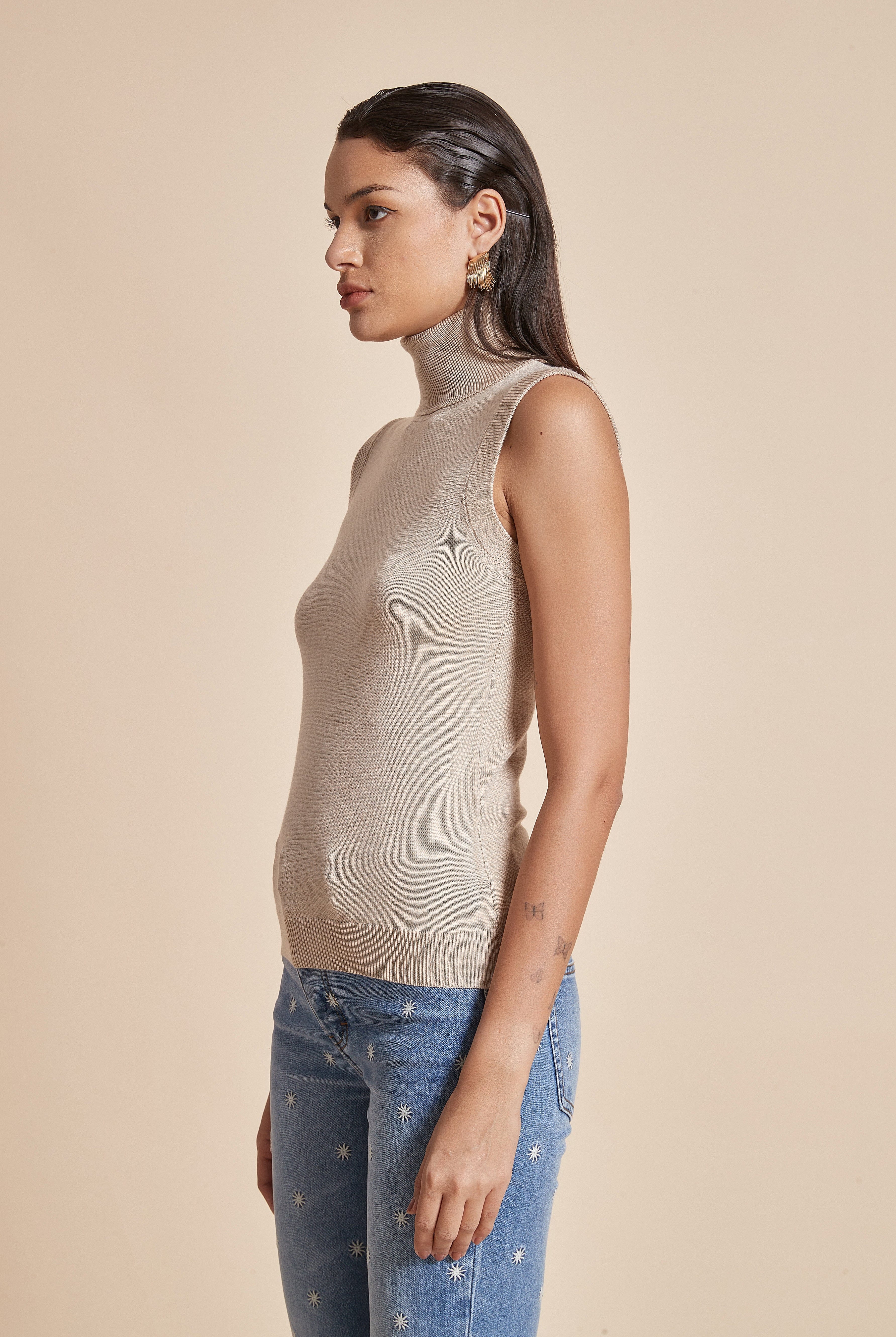 يولا بلوزة نسائية بدون أكمام برقبة عالية سادة