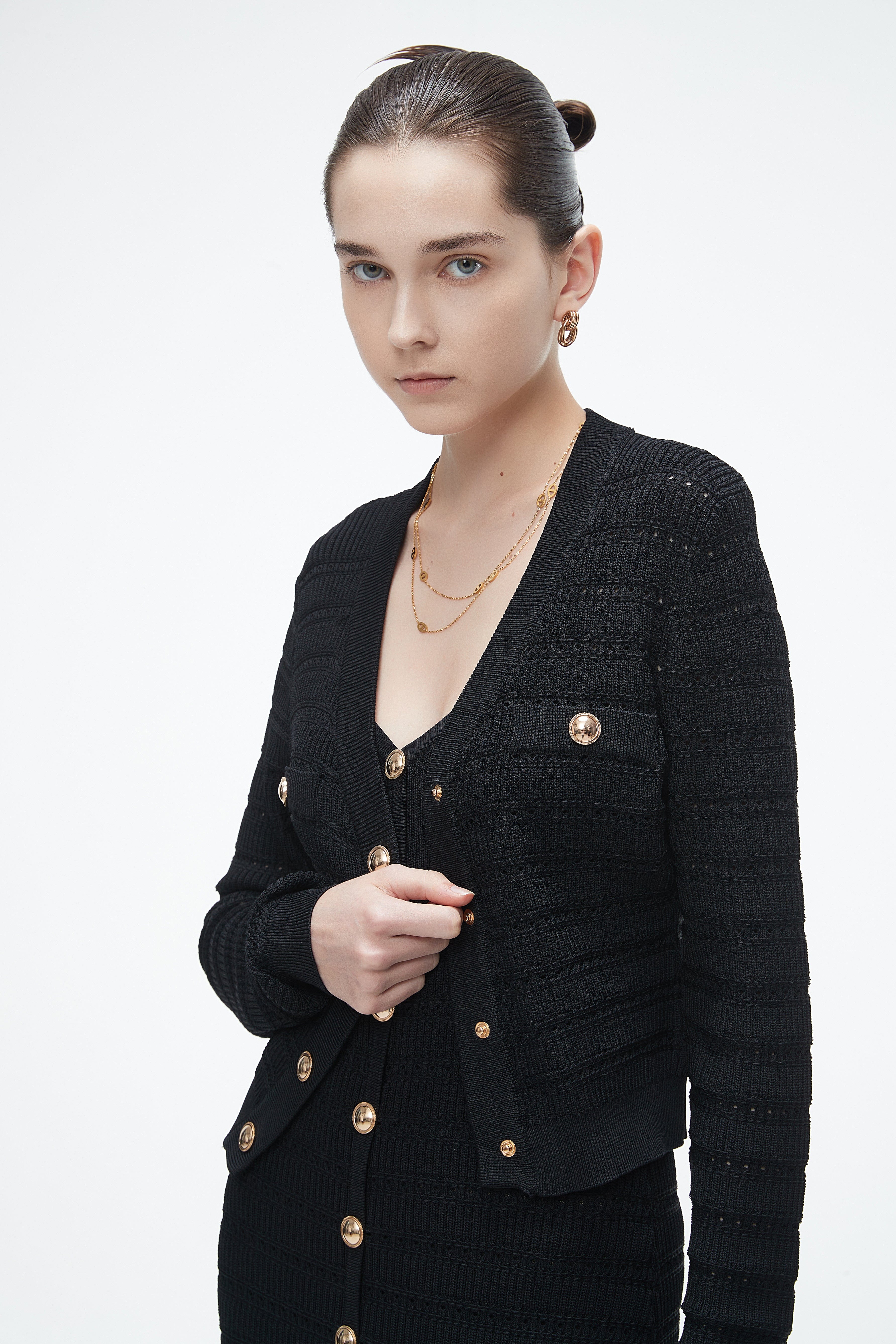 يولا بلوزة نسائية صوف بأكمام طويلة مخرمة