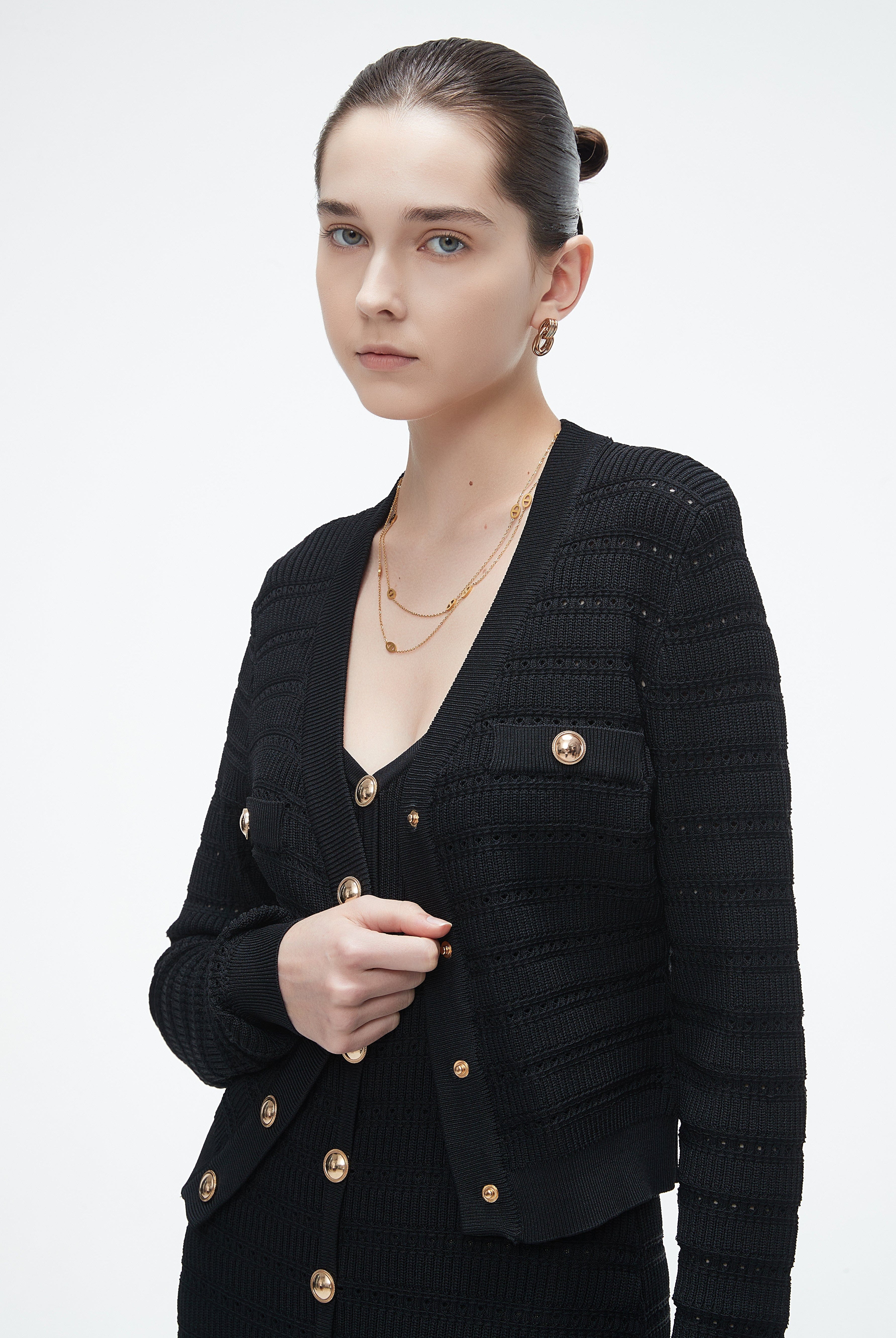 يولا بلوزة نسائية صوف بأكمام طويلة مخرمة