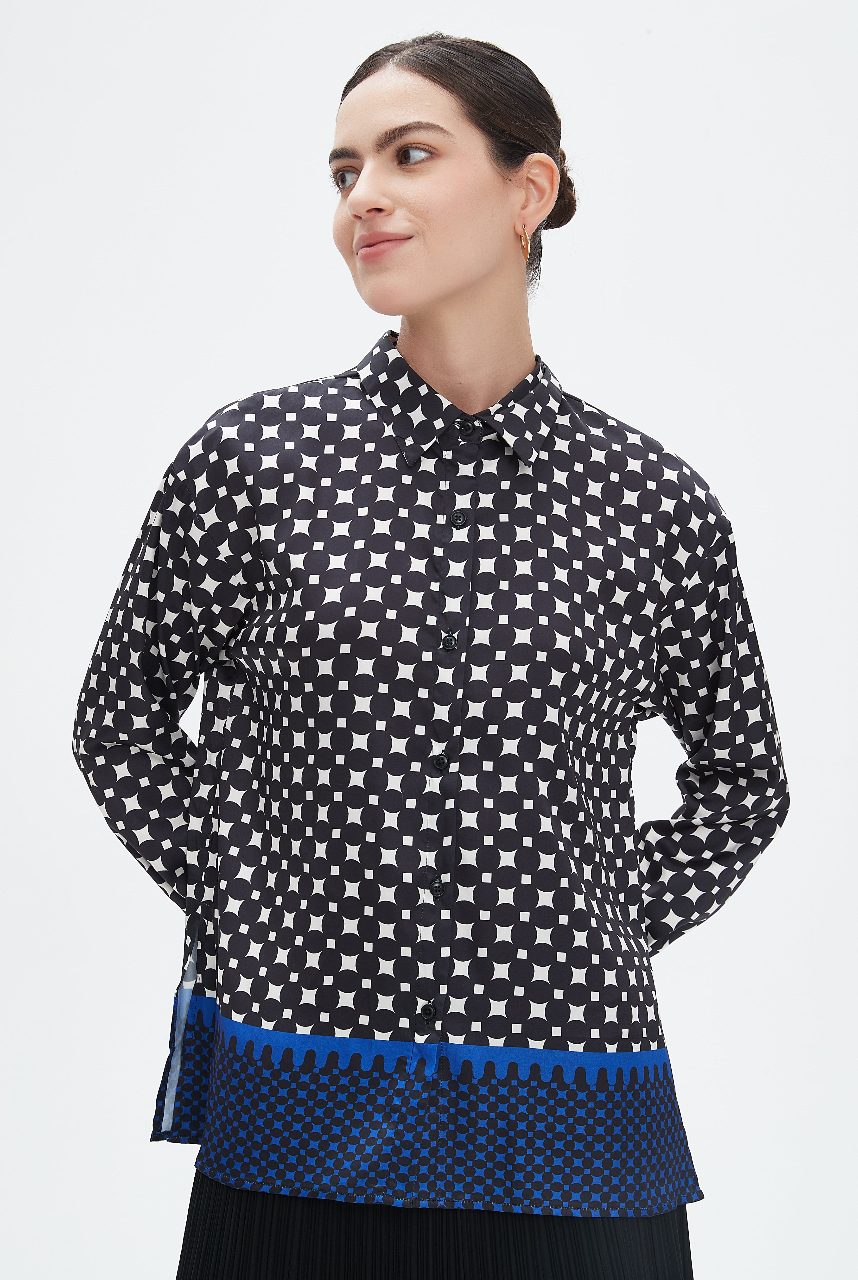 نتشي قميص بأكمام طويلة بأزرار أمامية نسائي