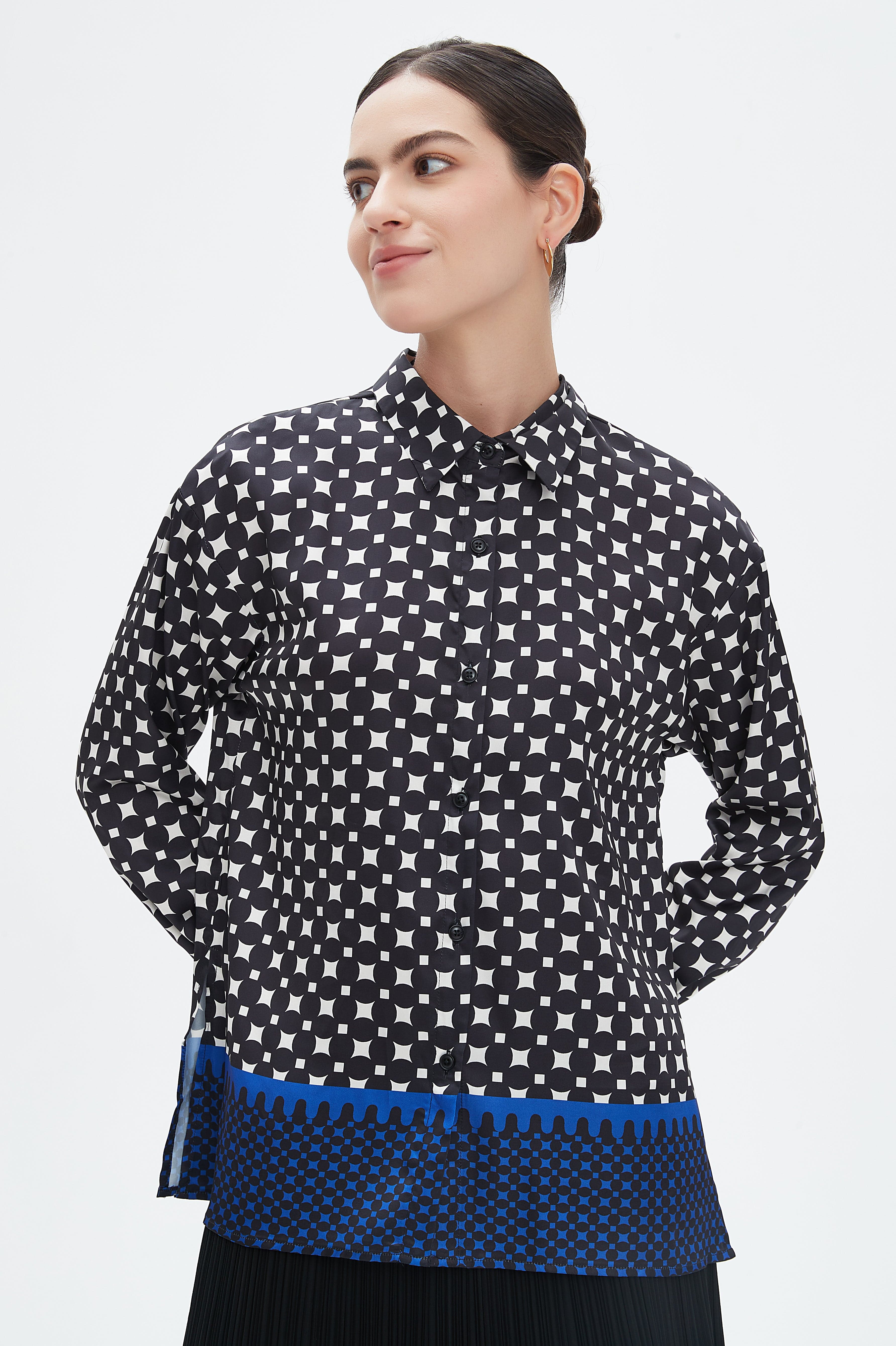 نتشي قميص بأكمام طويلة بأزرار أمامية نسائي