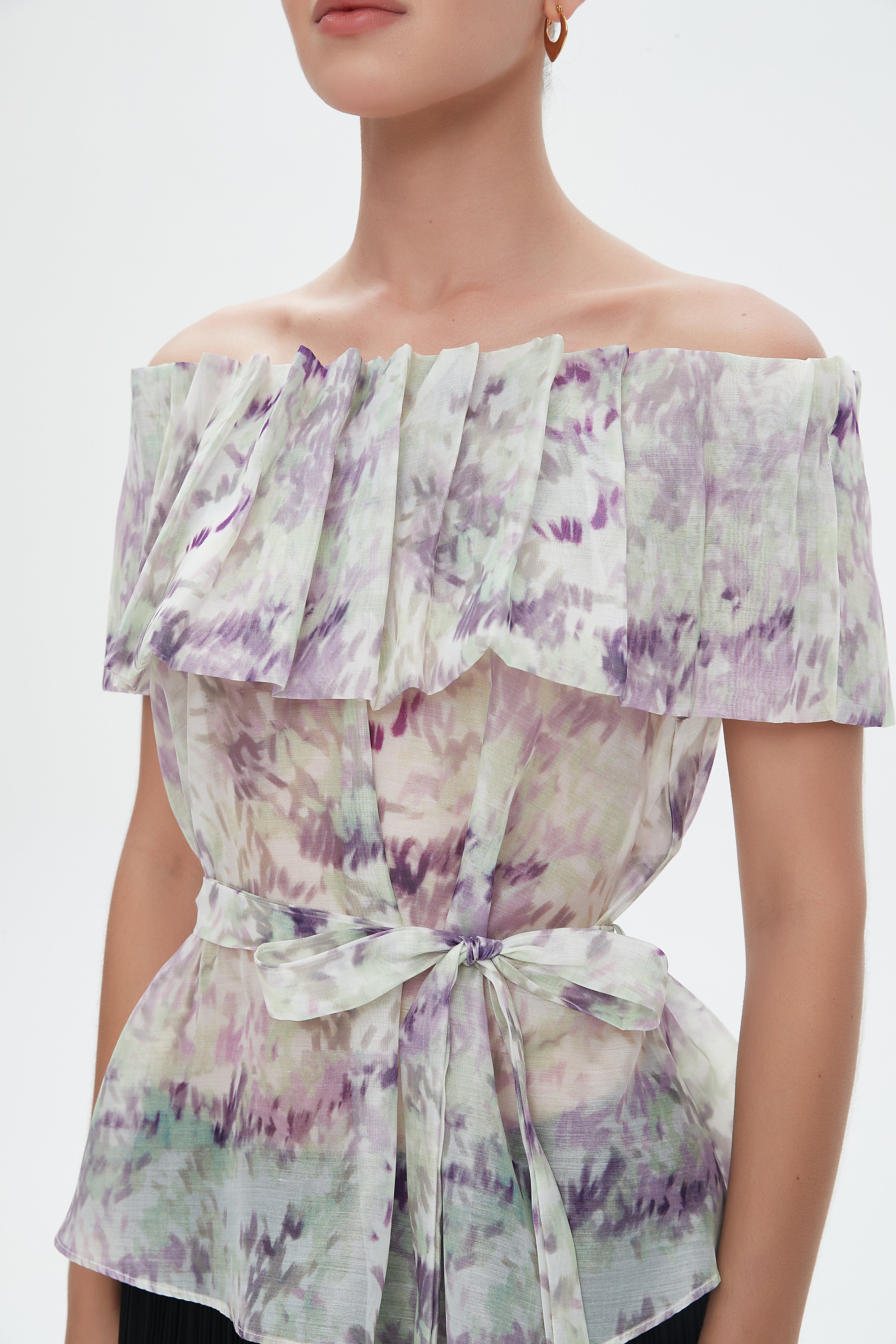 نتشي بلوزة بأكمام قصيرة شيفون برباط خصر