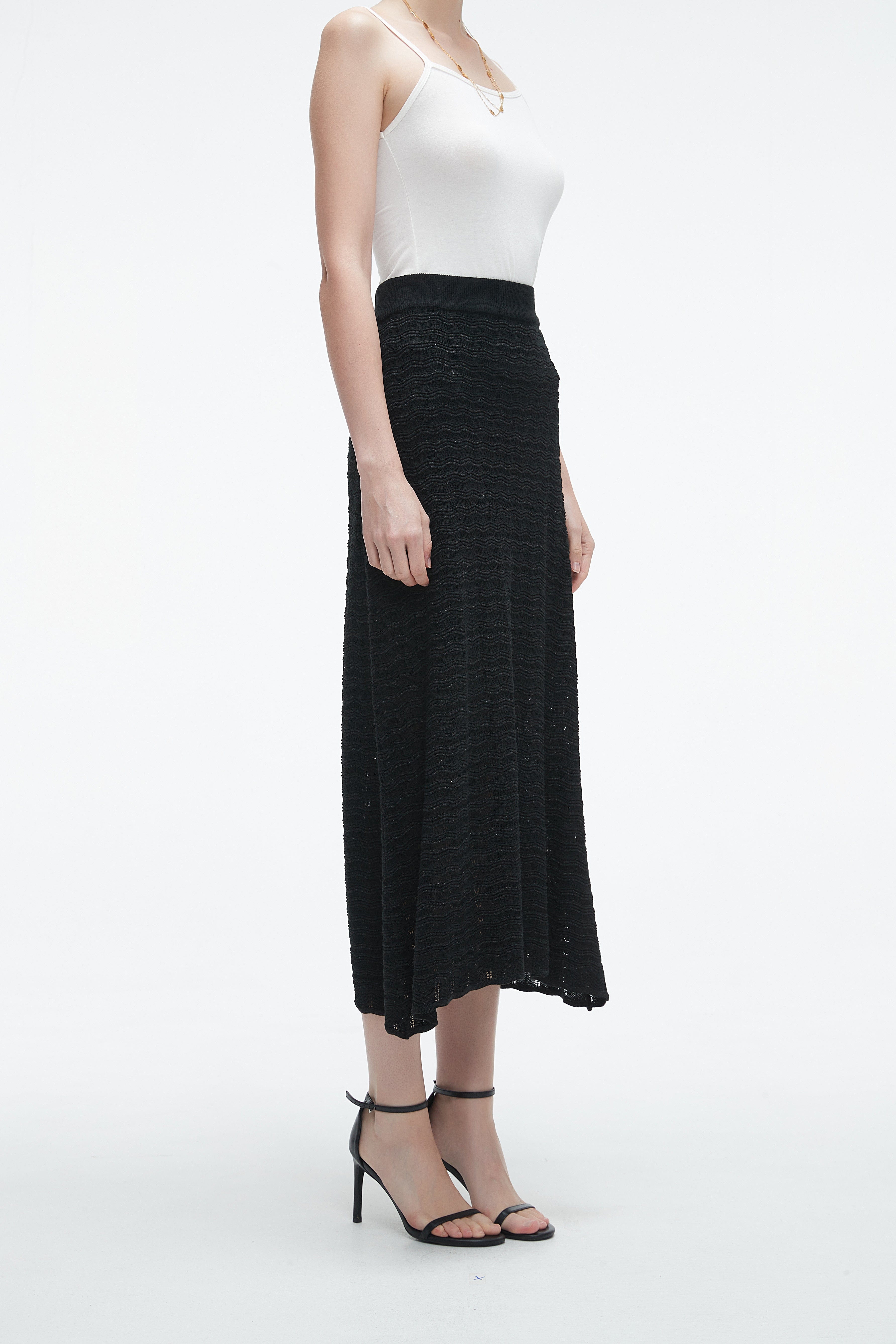 يولا تنورة نسائية ميدي سادة