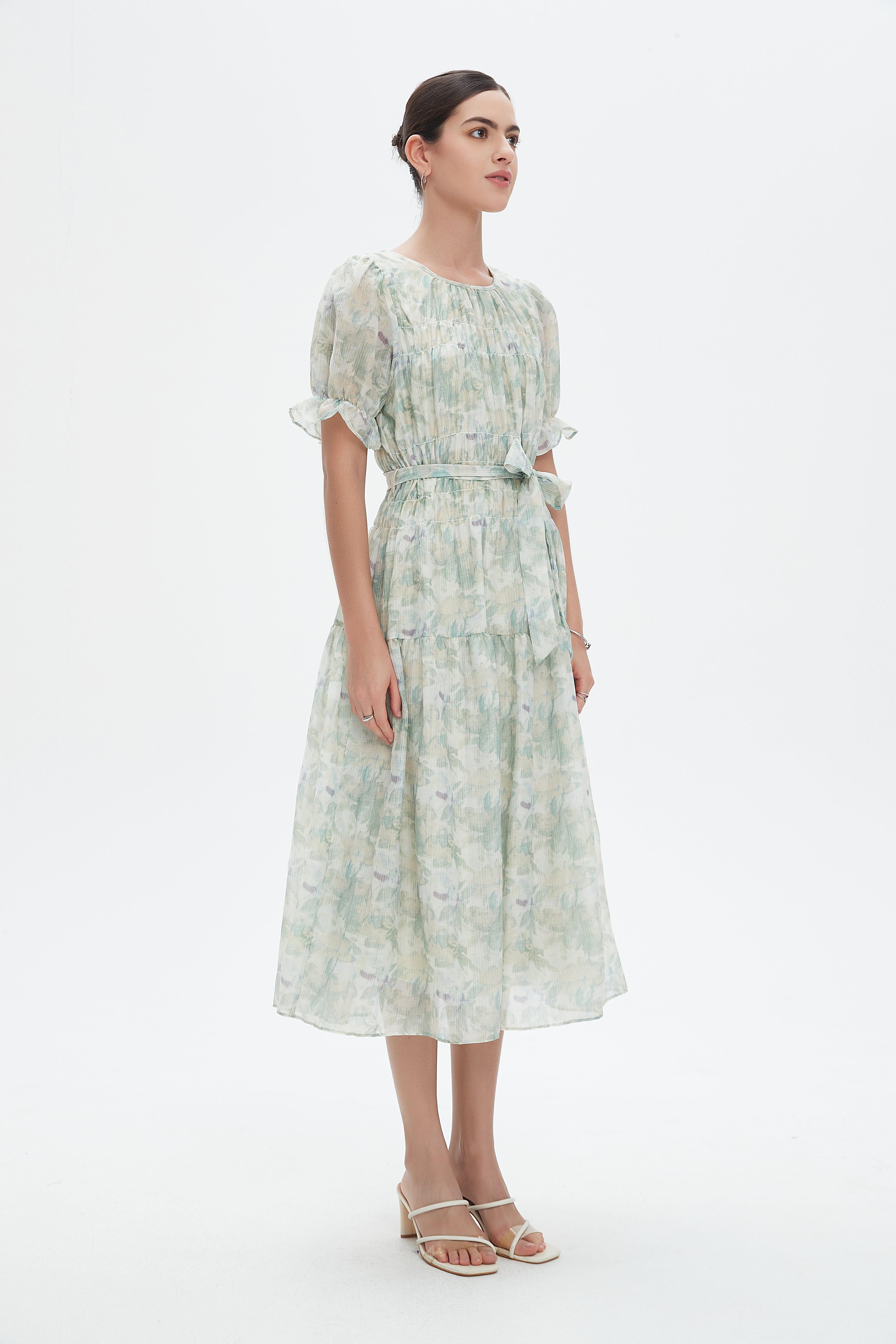 نتشي فستان ميدي بأكمام قصيرة مشجر برباط خصر