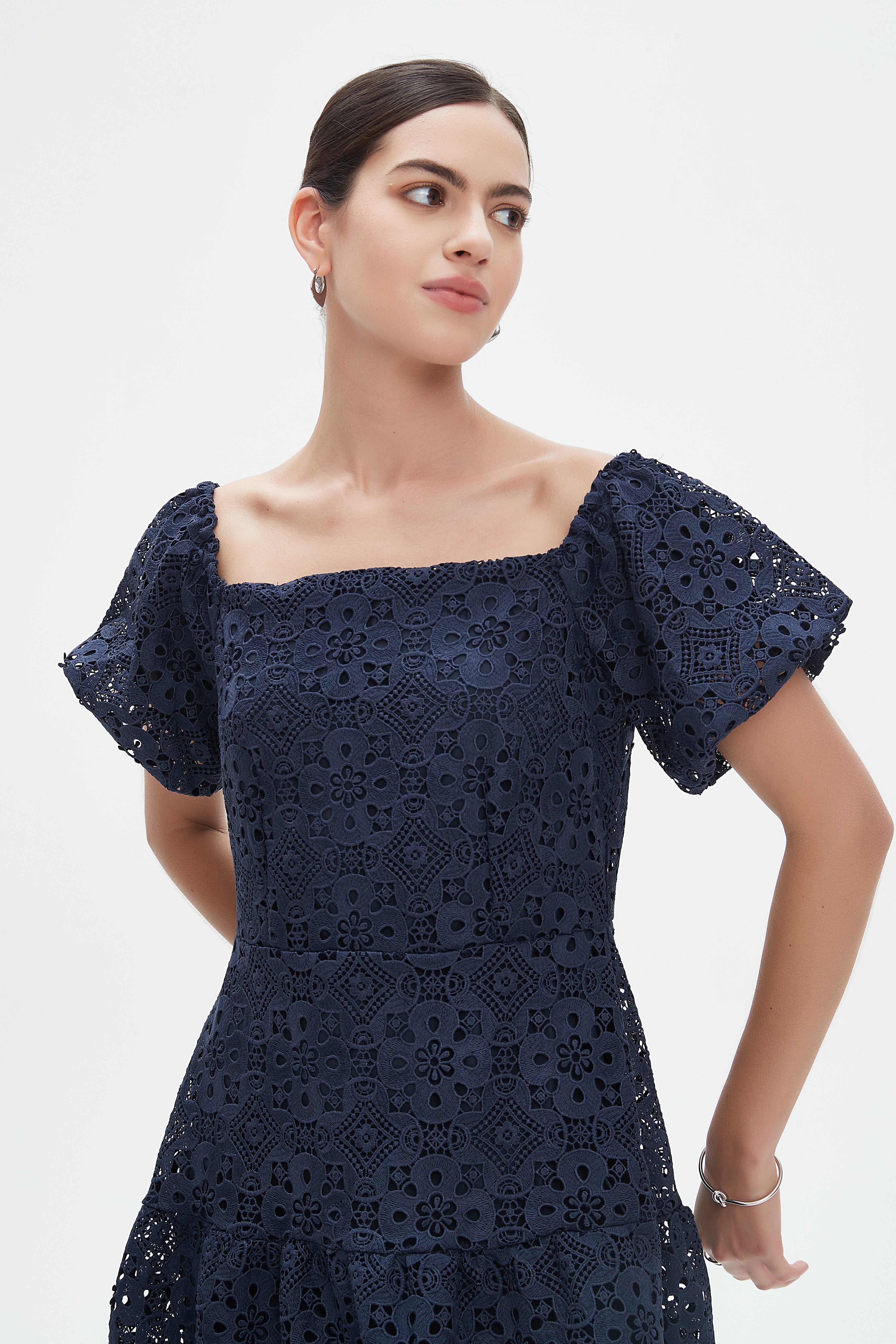 نتشي فستان ميدي مورد كم قصير بف نسائي