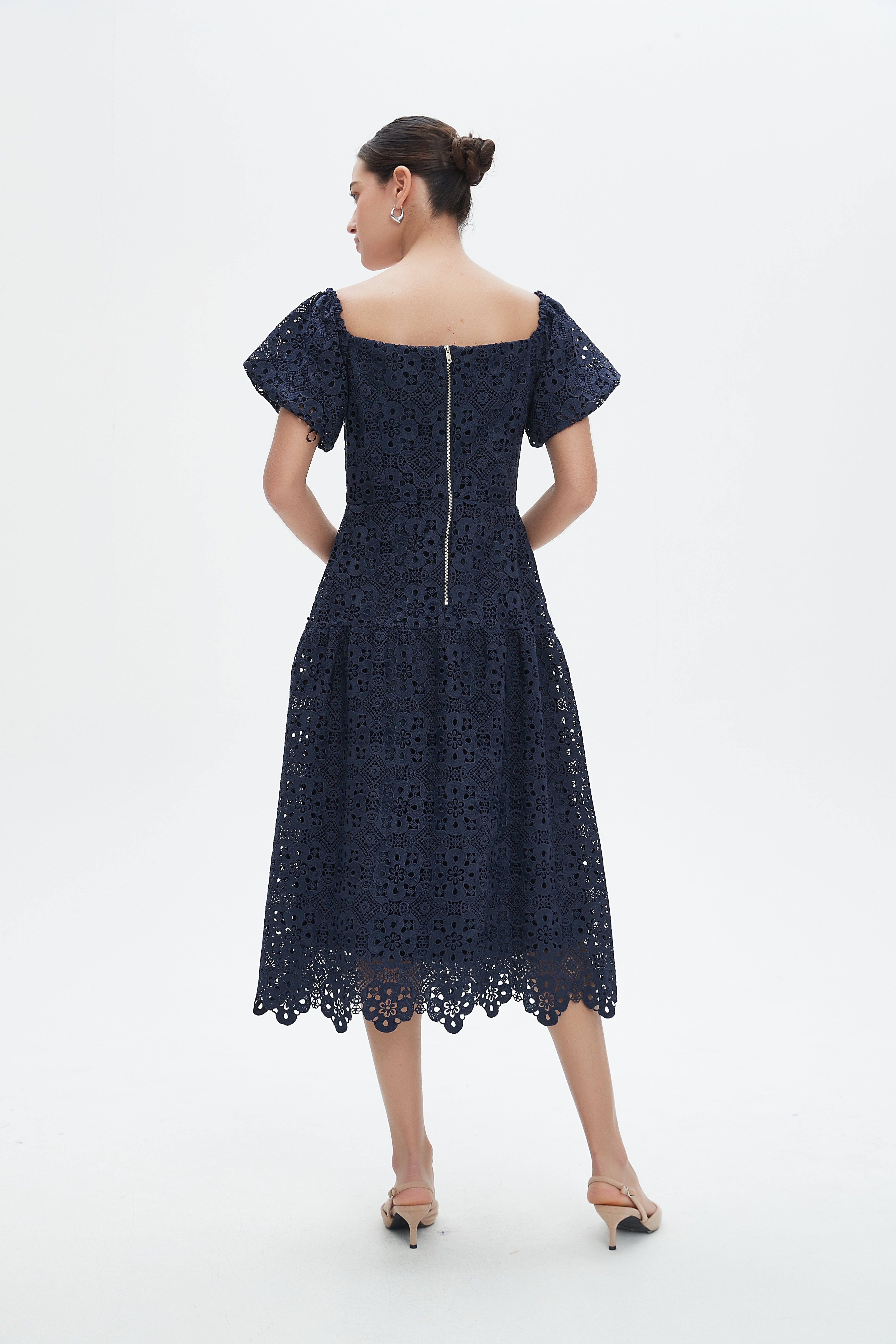 نتشي فستان ميدي مورد كم قصير بف نسائي