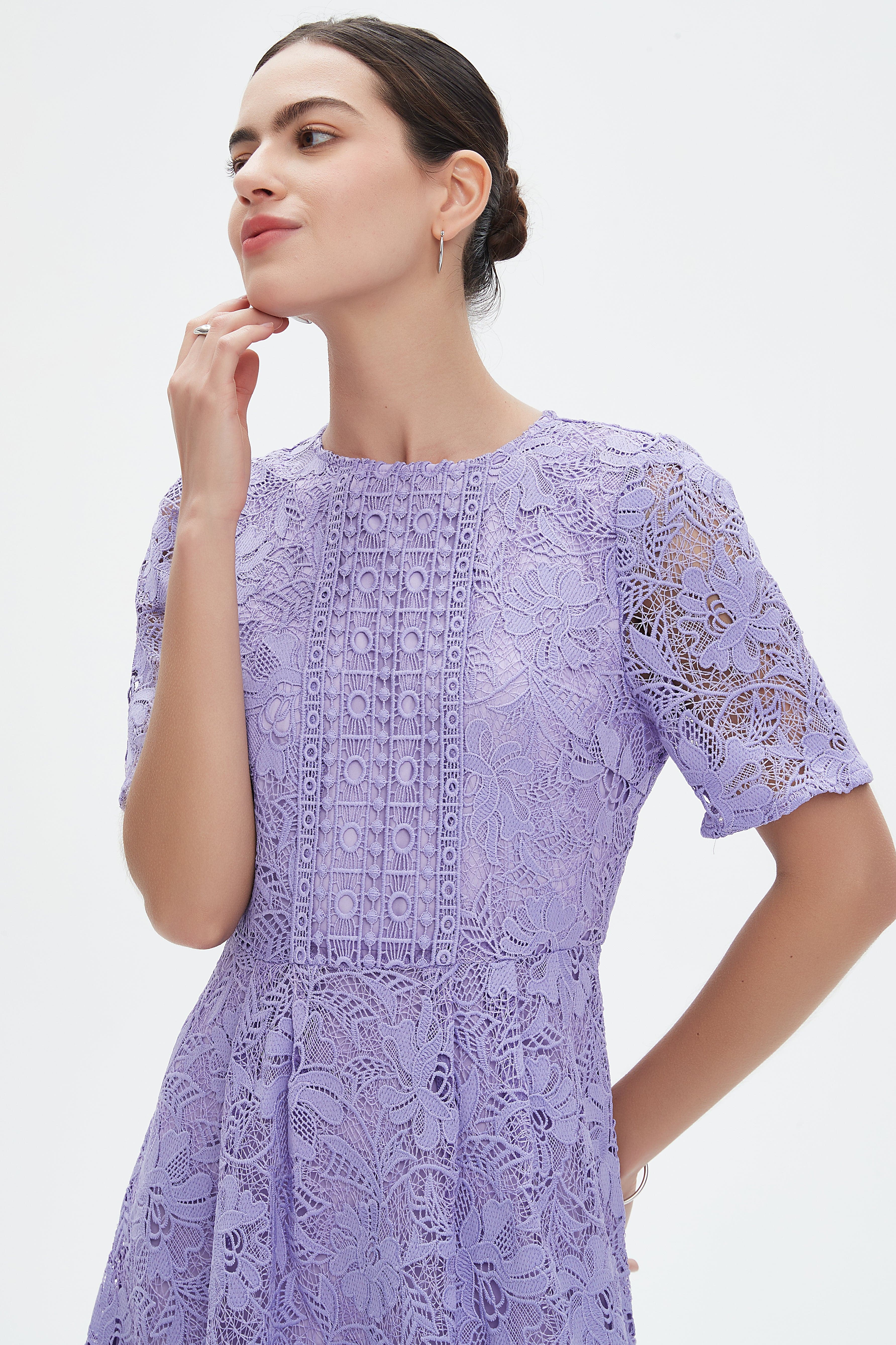 نتشي فستان ميدي بأكمام قصيرة بتطريز مشجر