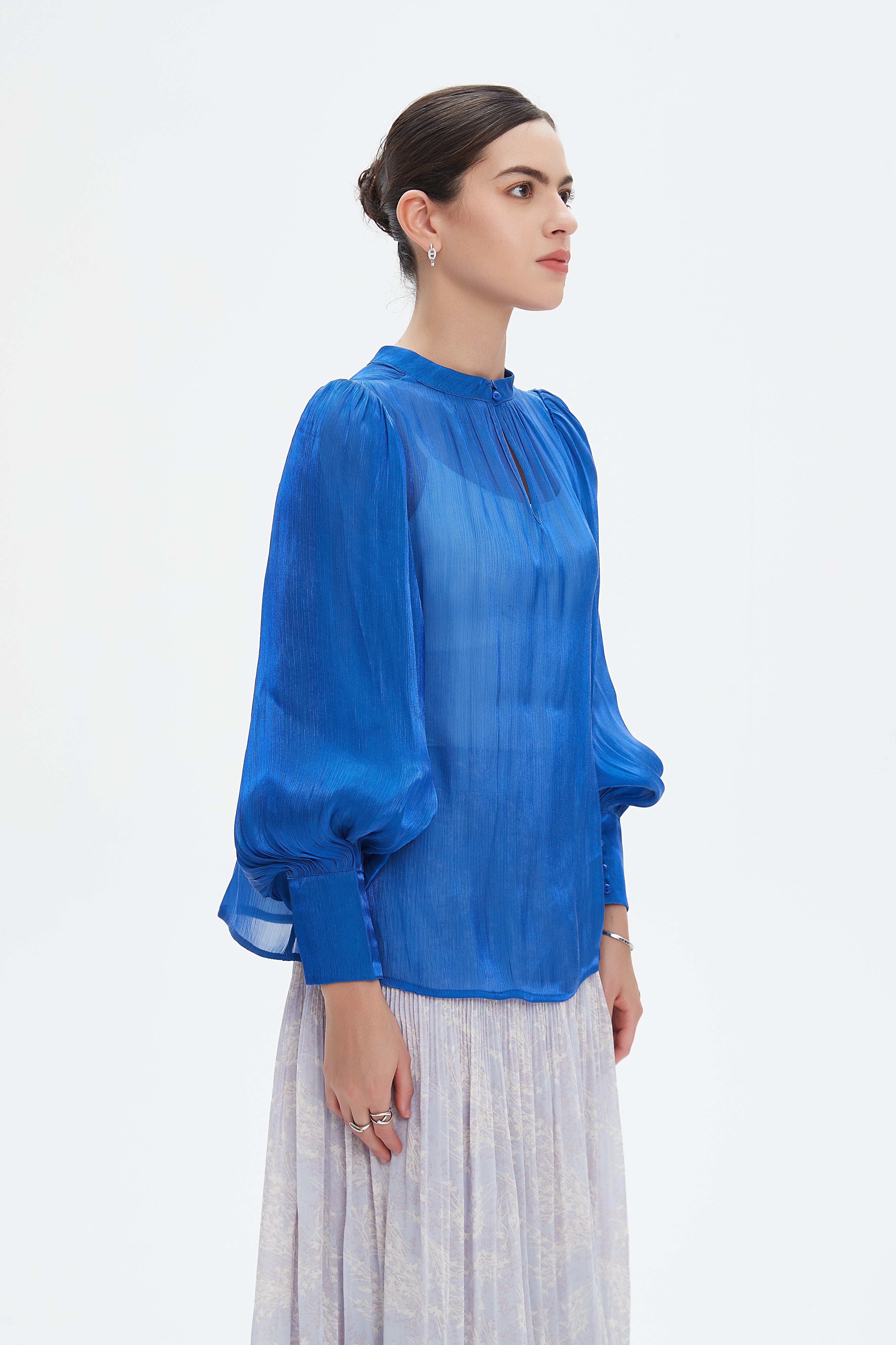 نتشي بلوزة بأكمام طويلة نسائية منفوخة بلميع