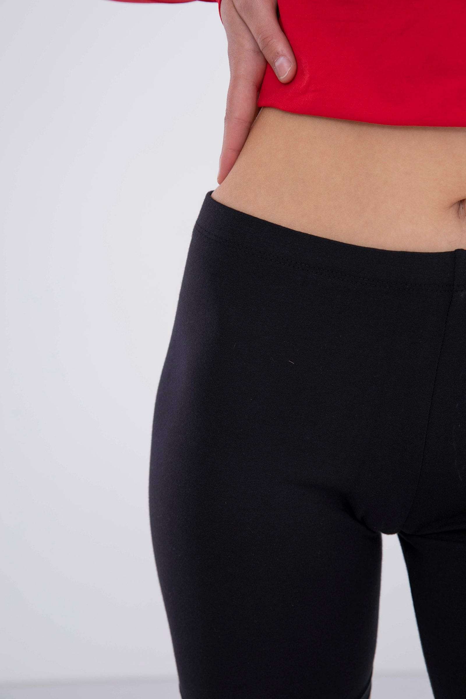 كارينا شورت ضيق ليقنز قصير من القطن