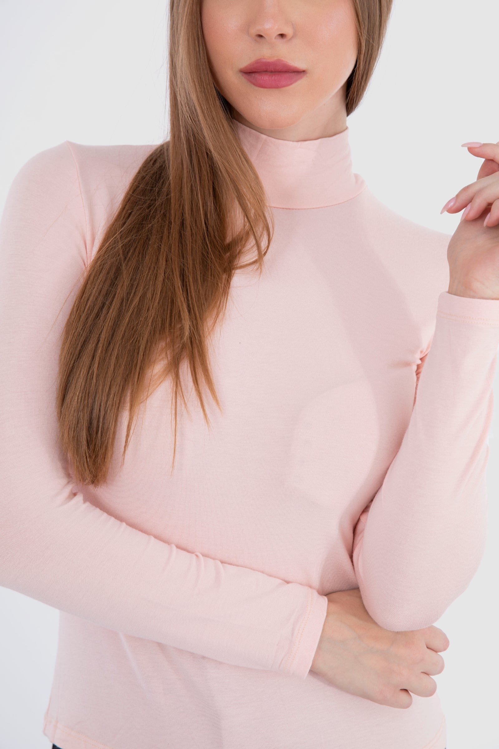 كارينا بلوزه ضيقة طويلة الأكمام بياقة عالية