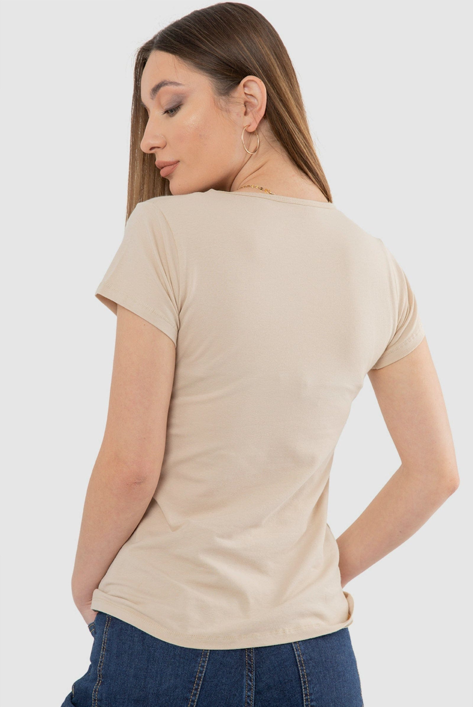 كارينا بلوزة سادة نص كم بياقة مستديرة