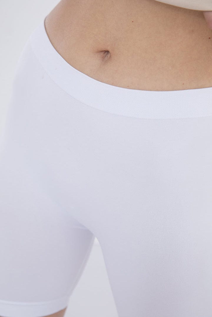 كارينا شورت قصير سادة مايكروفايبر نسائي