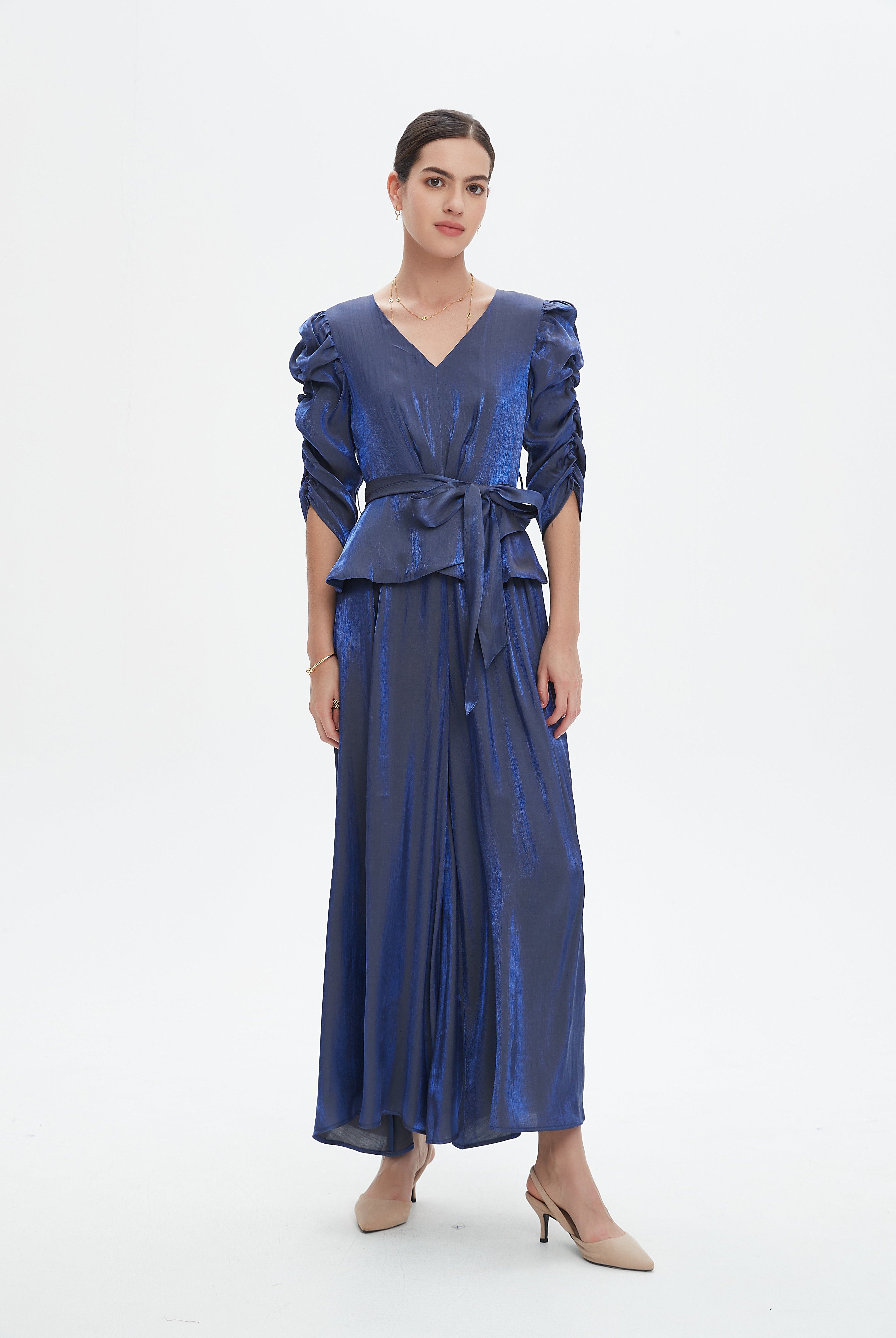 نتشي جمبسوت كم قصير برباط على الخصر