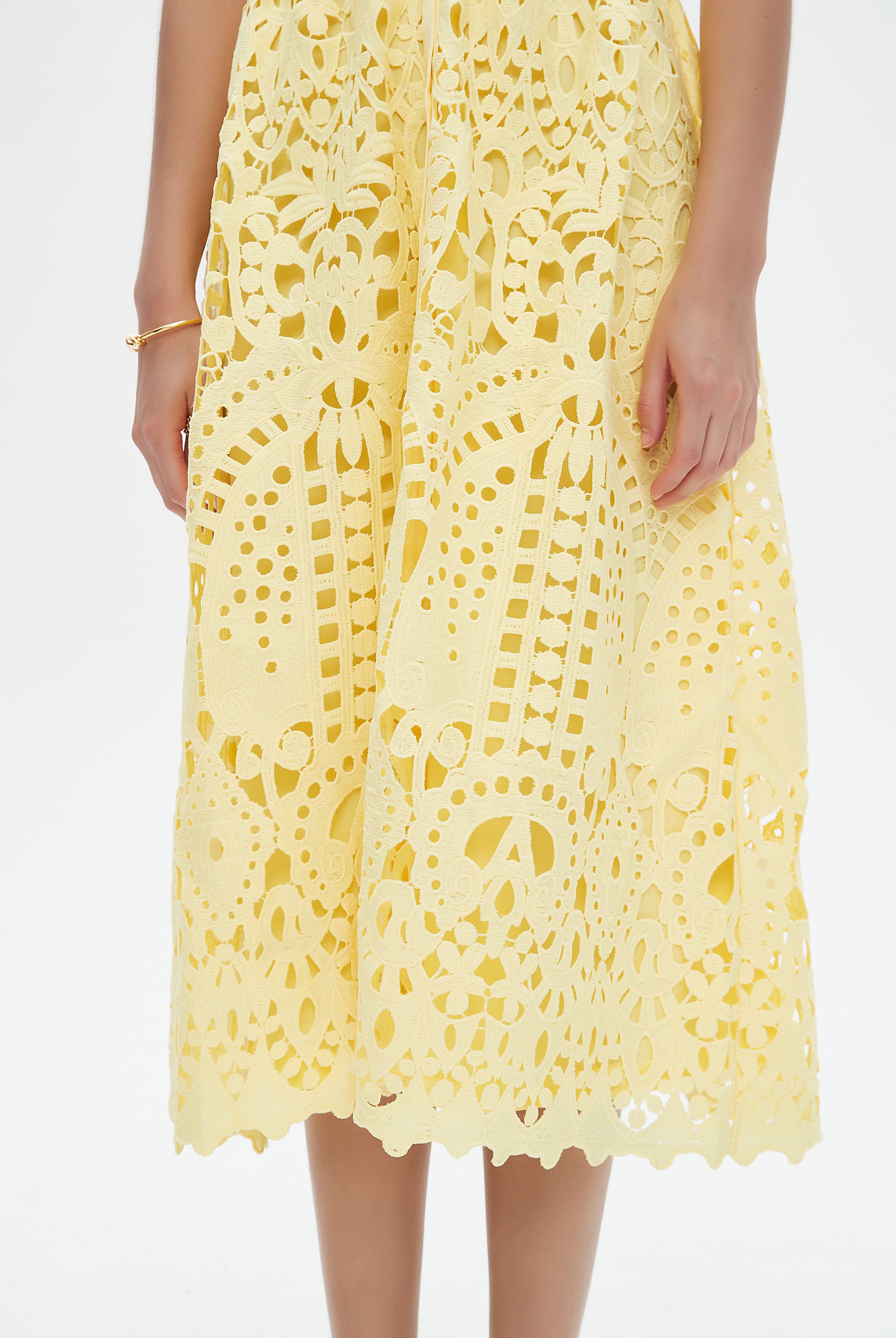 نتشي فستان ميدي دانتيل نسائي بأكمام قصيرة مخرمة