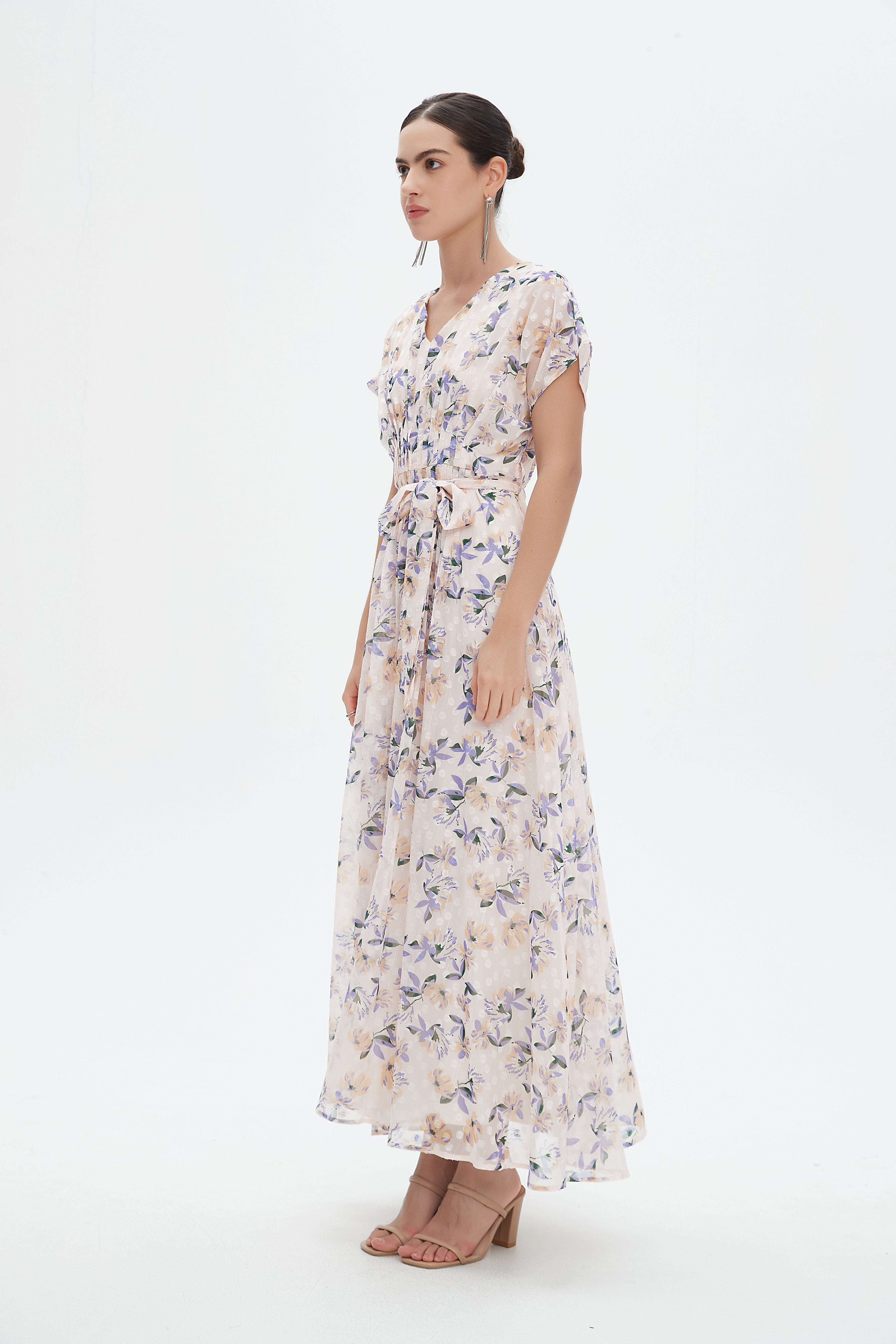 نتشي فستان ماكسي بأكمام قصيرة مشجر مخصر