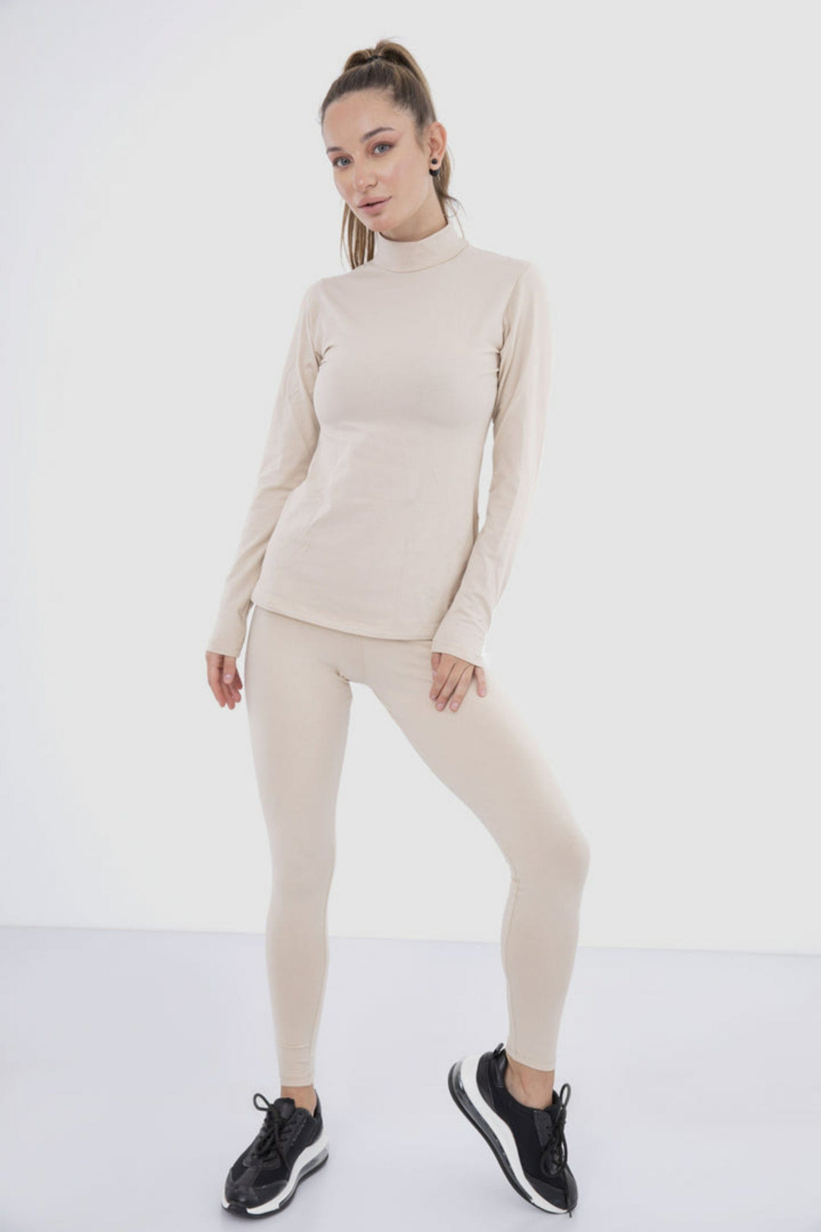 كارينا ليجن قطن ضيق سادة