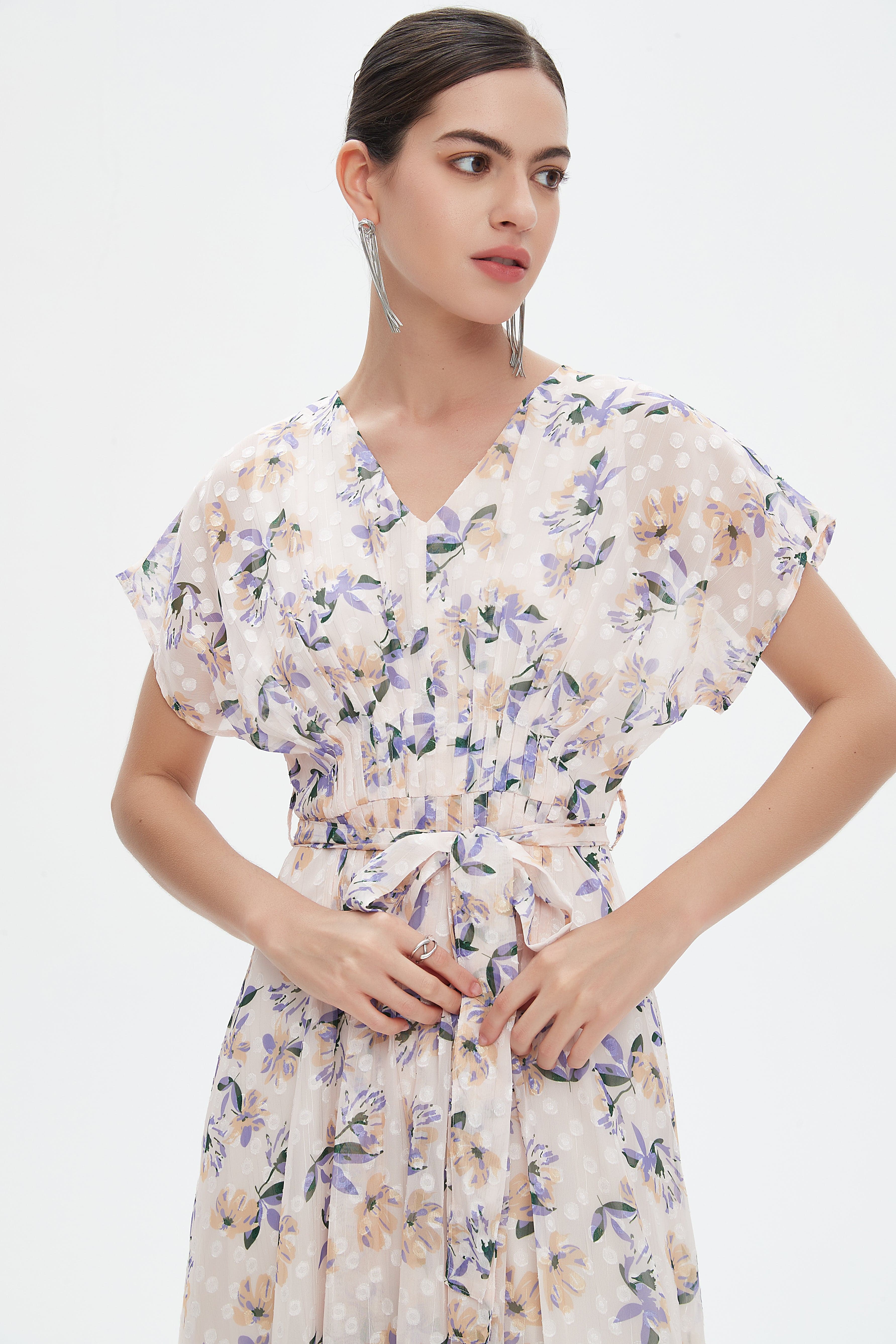 نتشي فستان ماكسي بأكمام قصيرة مشجر مخصر