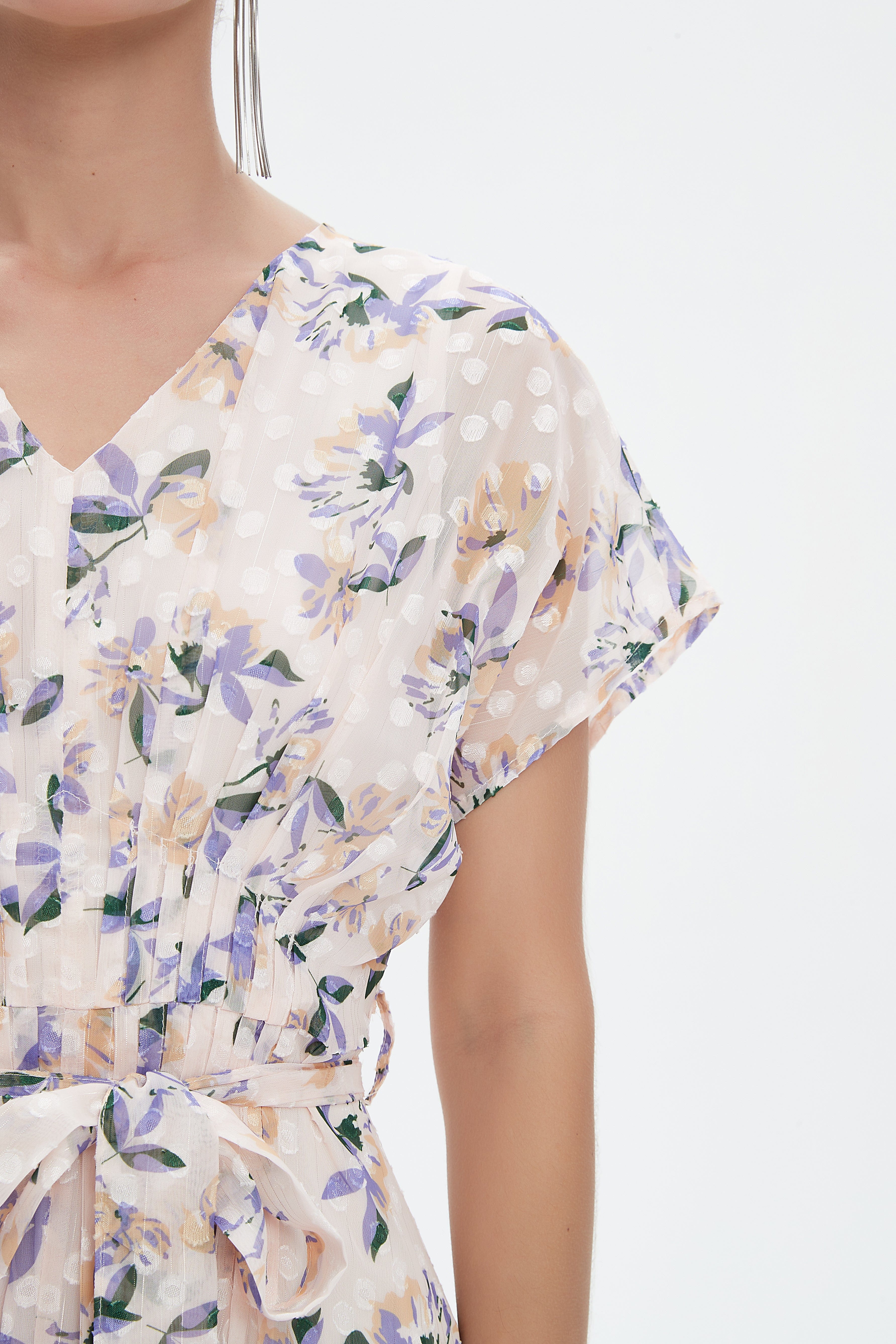 نتشي فستان ماكسي بأكمام قصيرة مشجر مخصر