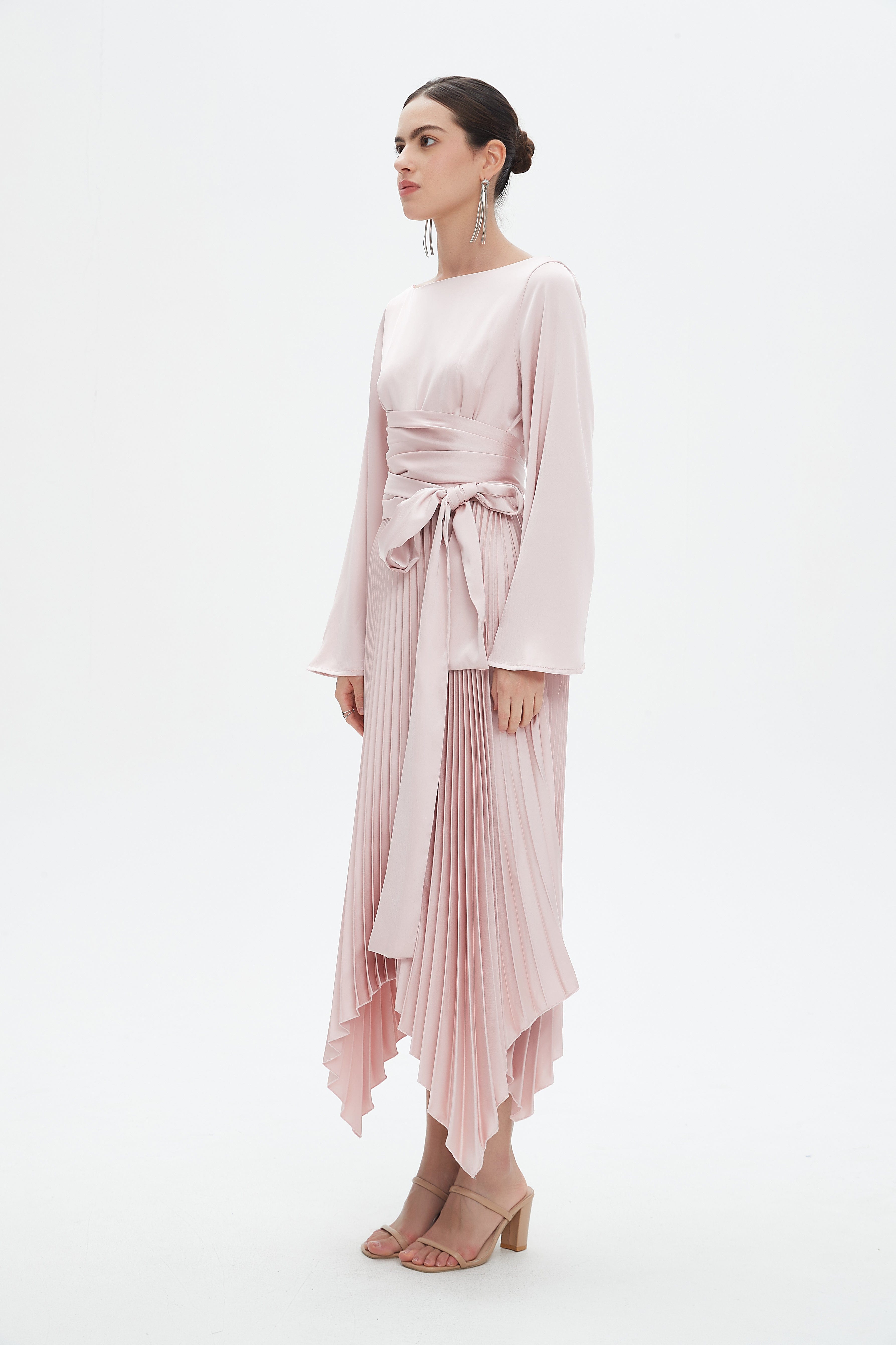 نتشي فستان سهرة نسائي سادة بقصة لف نصف كشكش وأكمام طويلة