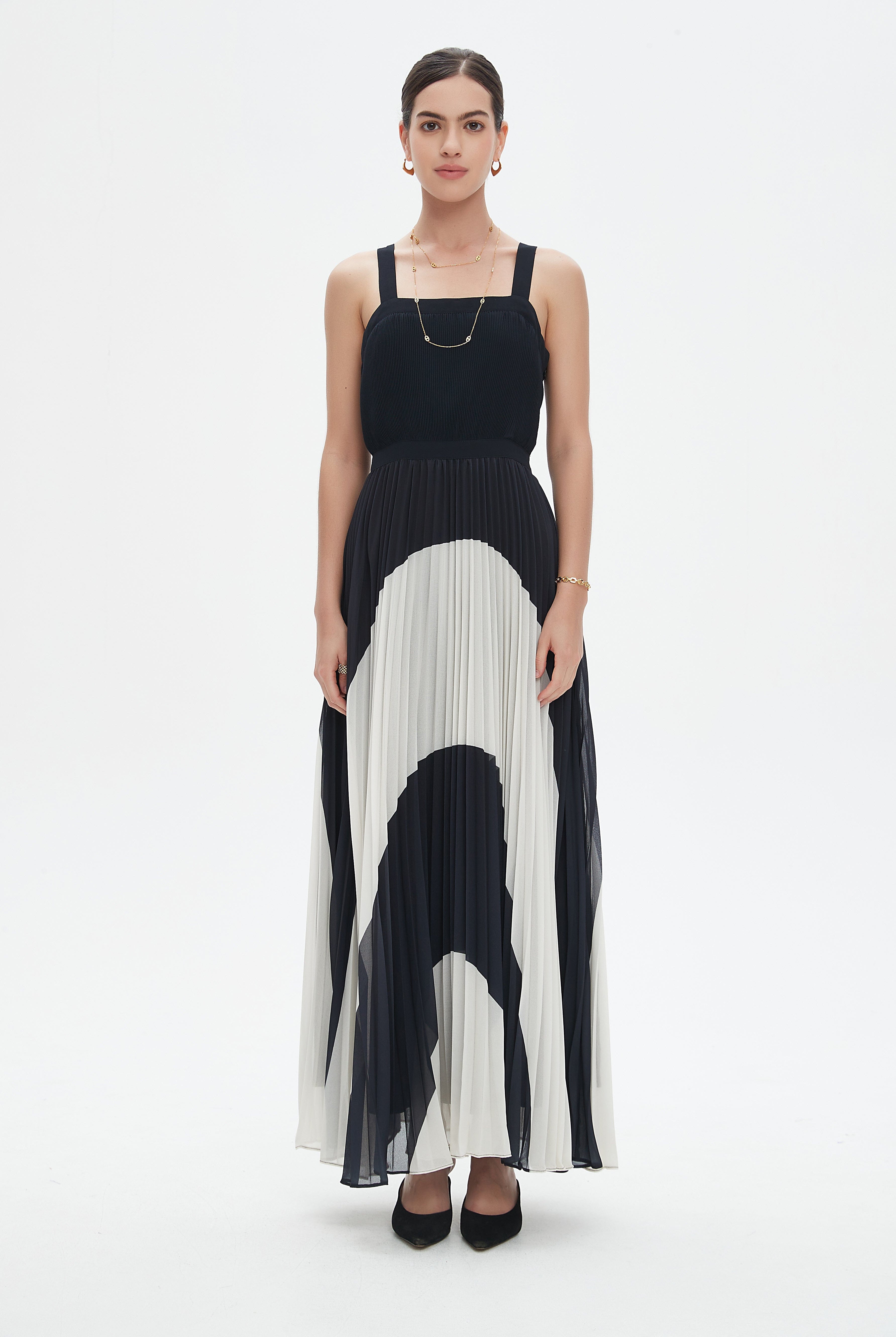 نتشي فستان ماكسي بدون أكمام بحمالات عريضة