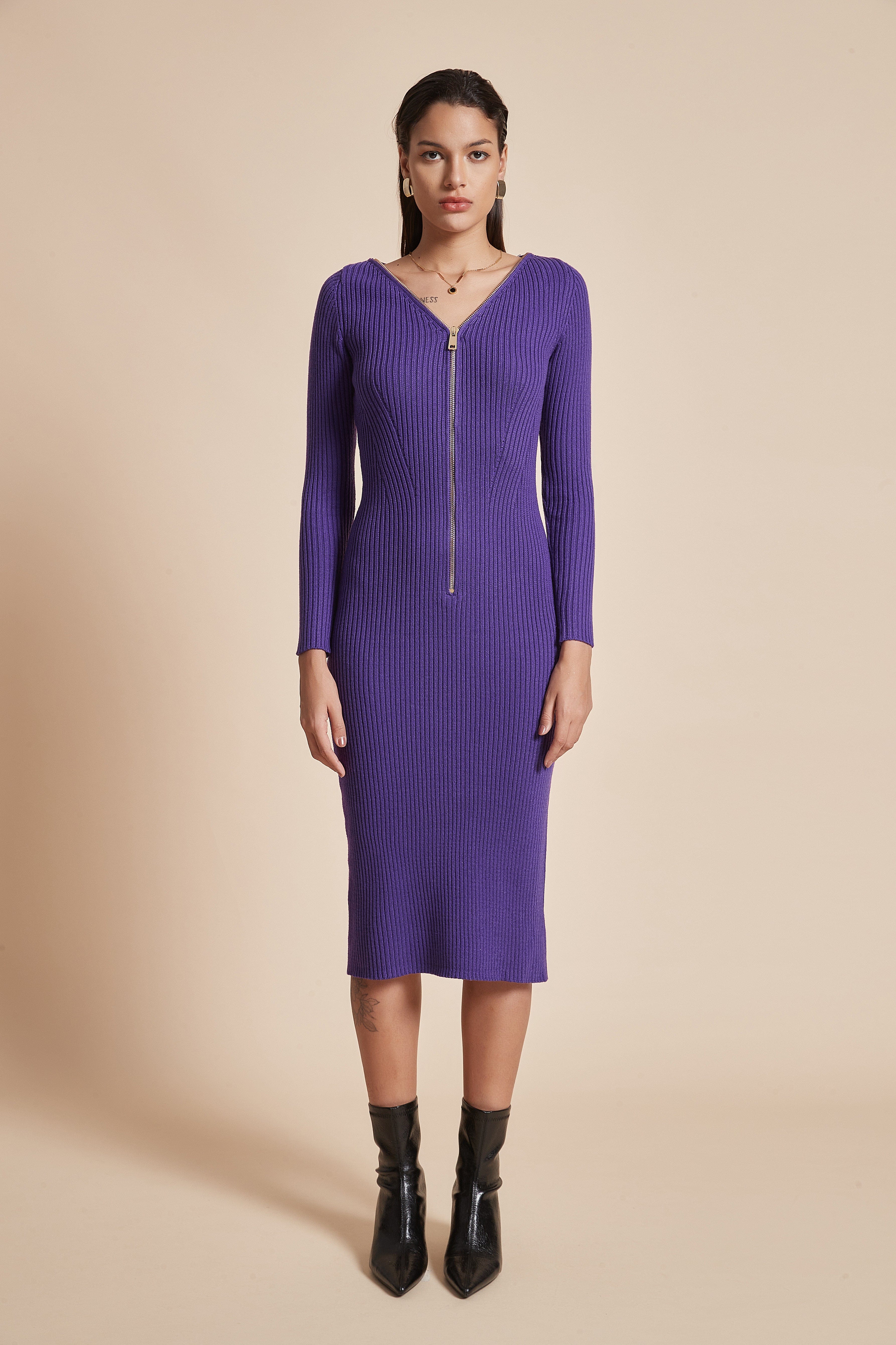 ูููุง ูุณุชุงู ูุณุงุฆู ู
ุถูุน ู
ูุฏู ุจูู
ุทููู ูุฑูุจุฉ ุนูู ุดูู V ู
ุน ุณุญุงุจ ุฃู
ุงู
ู