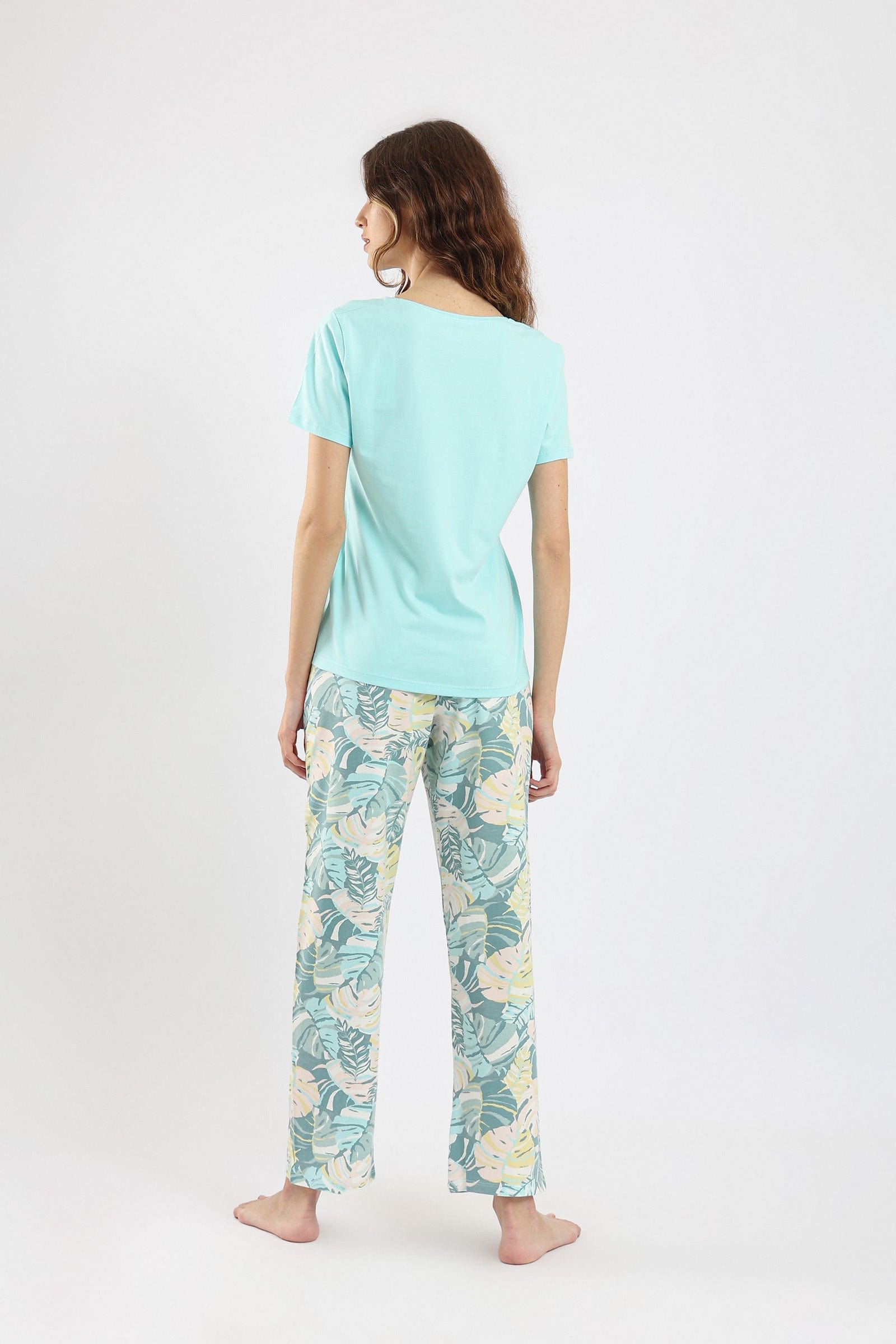 كارينا طقم بيجامة تيشيرت نص كم بطبعة وبنطلون مشجر أزرق أكوا