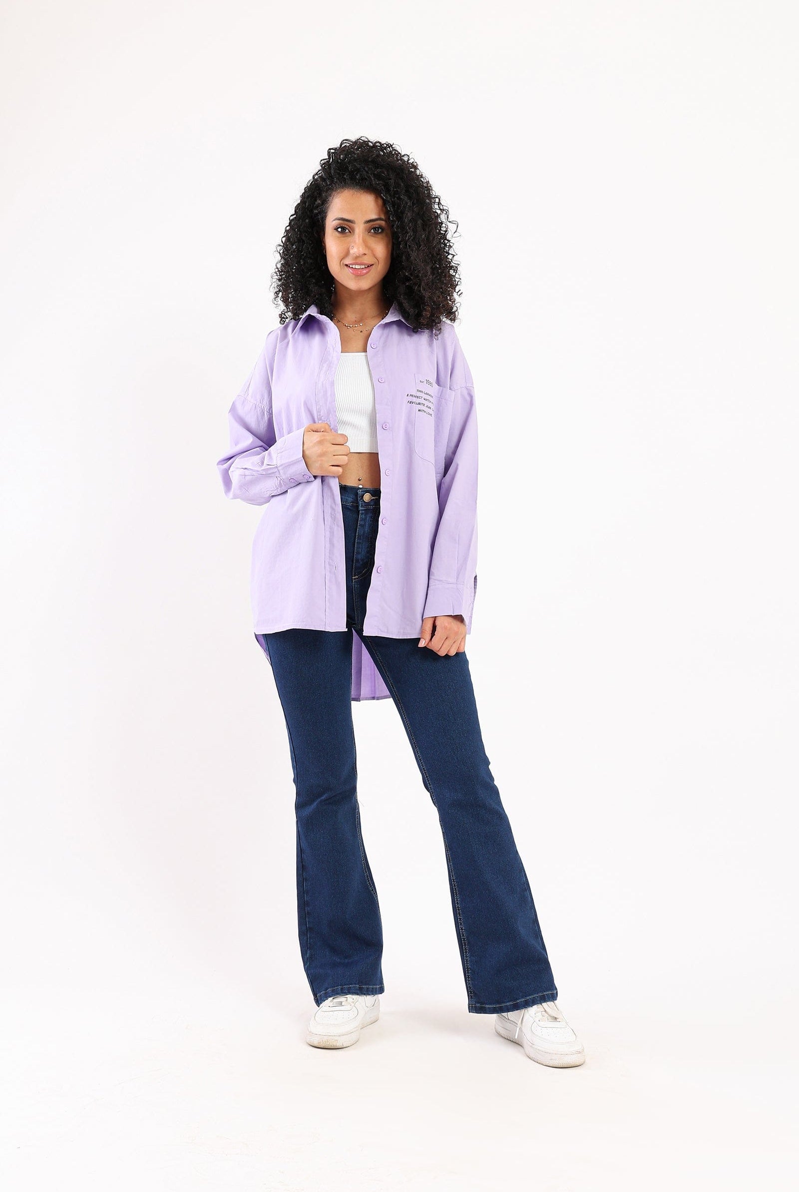 كارينا قميص سادة بأزرار أمامية بجيب مطبوع كم طويل