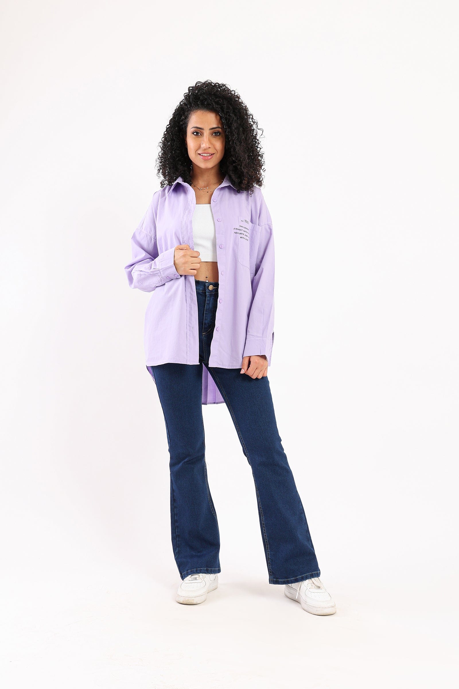 كارينا قميص سادة بأزرار أمامية بجيب مطبوع كم طويل