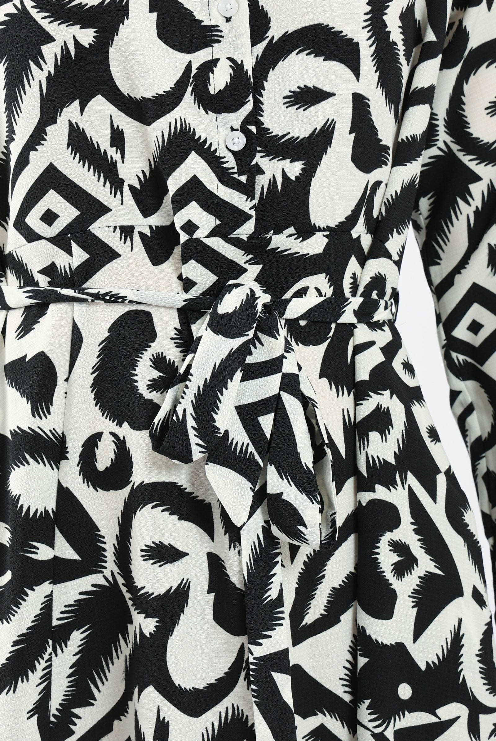 كارينا فستان بأكمام طويلة بنقشة أسود في أبيض أسود