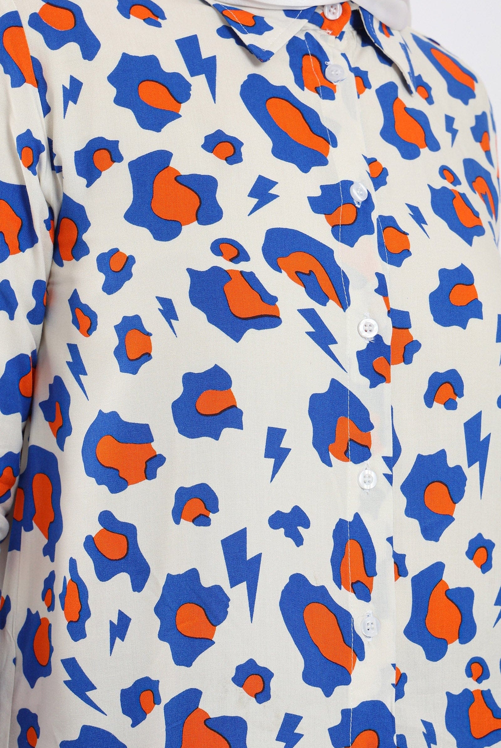 كارينا قميص بطبعة الفهد بأزرار أمامية كم طويل نسائي