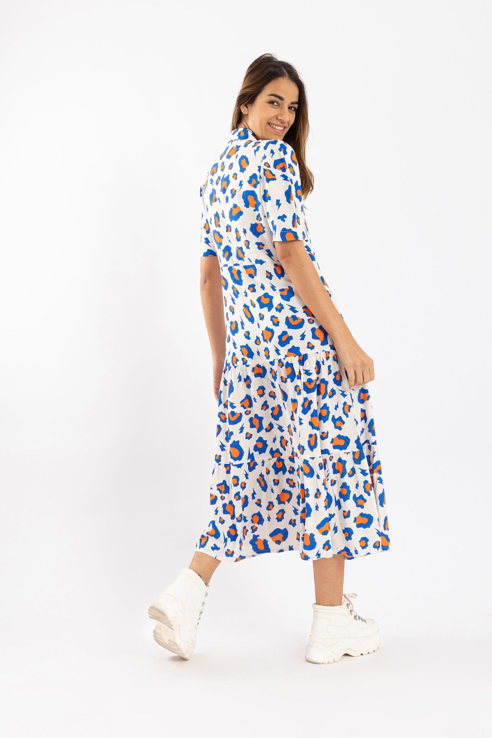 كارينا فستان ميدي نسائي بطبعة جلد حيوان نص كم أوف وايت