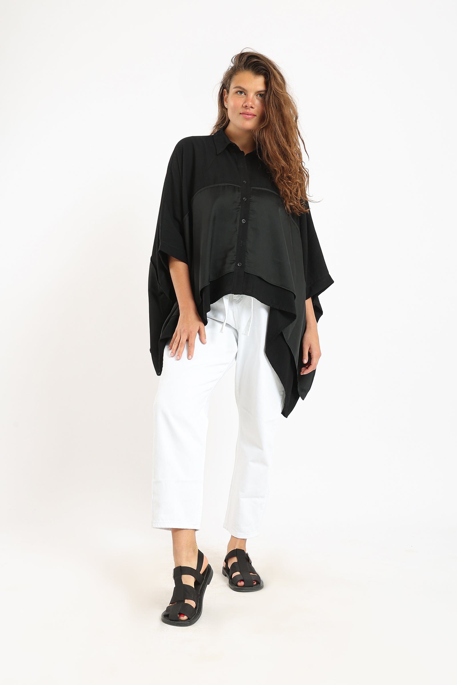 كارينا قميص أوفرسايز بأزرار أمامية كم طويل نسائي