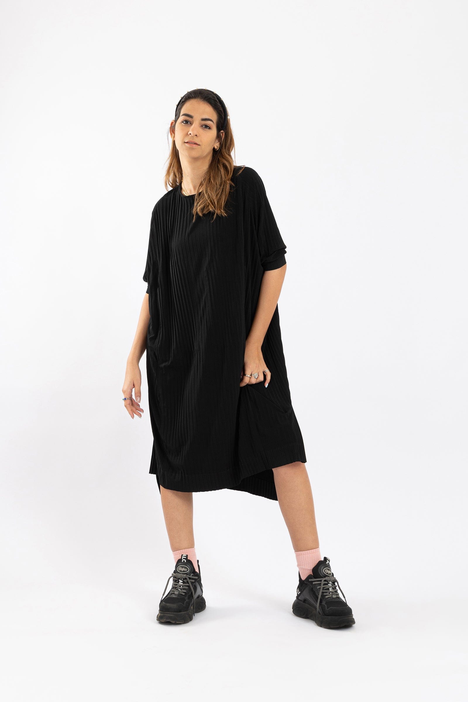 كارينا فستان أسود أوفر سايز سادة كم طويل نسائي أسود