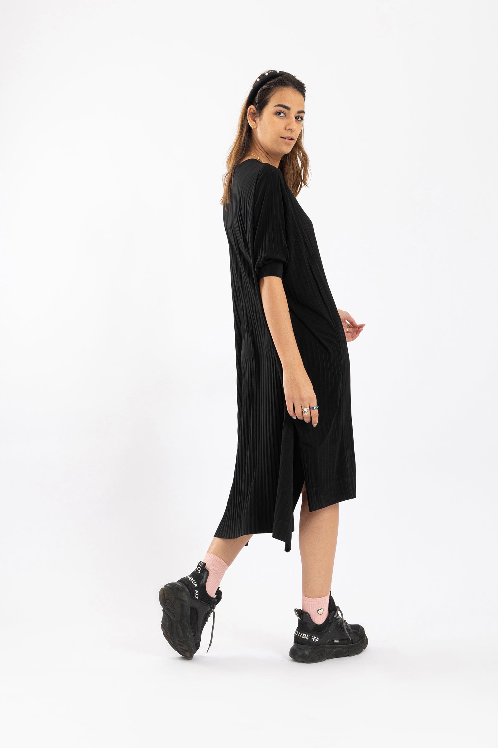 كارينا فستان أسود أوفر سايز سادة كم طويل نسائي أسود