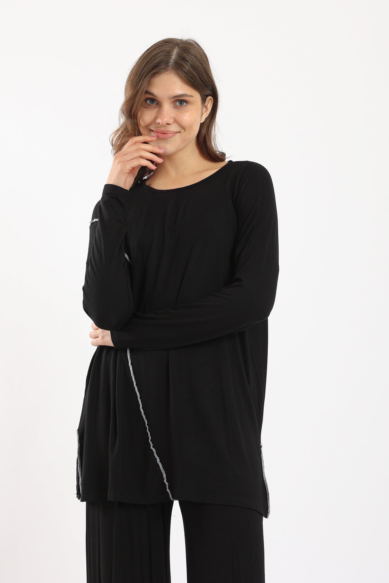 كارينا بلوزة نسائية واسعة أوفر سايز سادة كم طويل