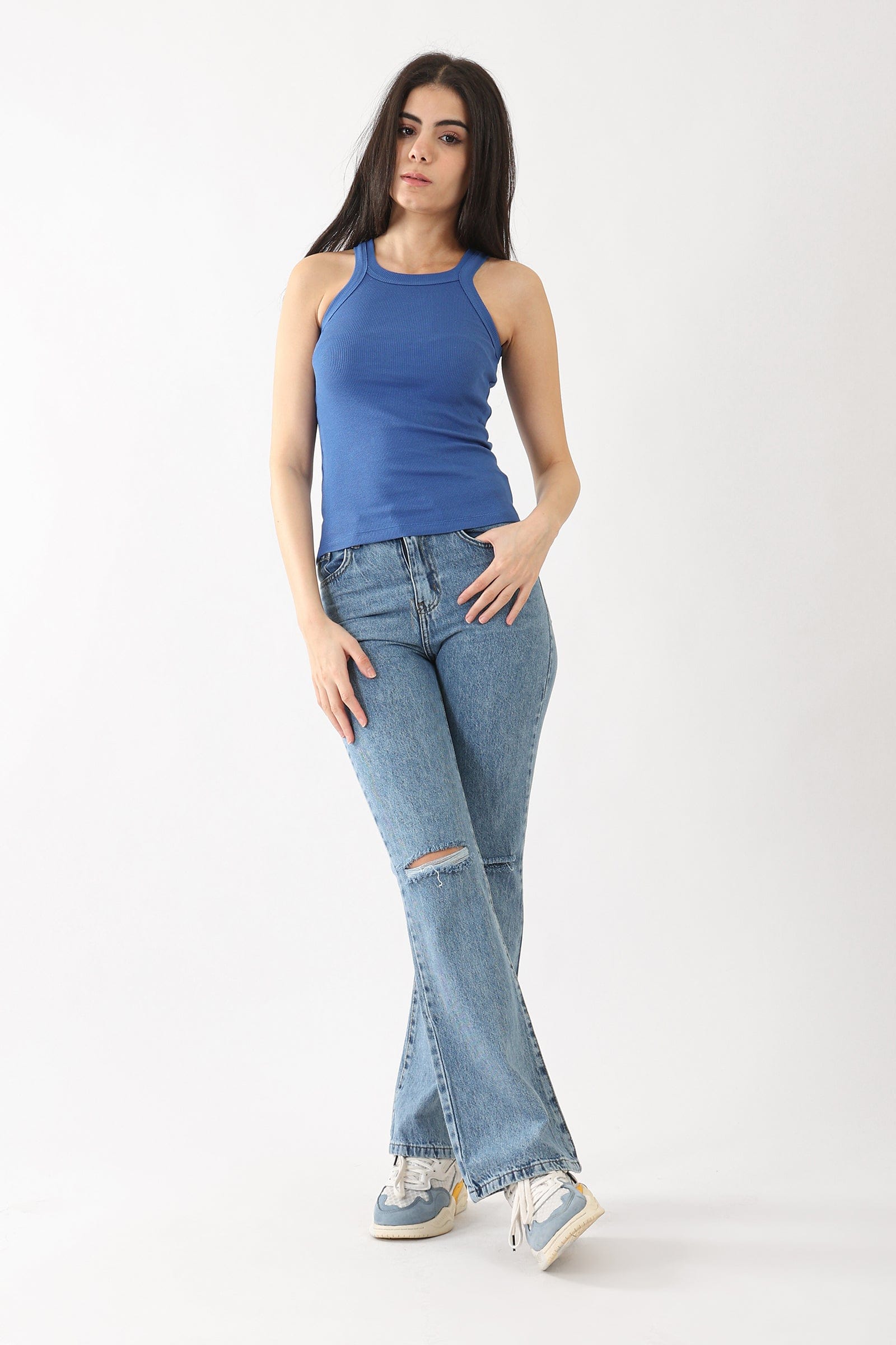 كارينا توب حمالة مضلع بقصة ضيقة