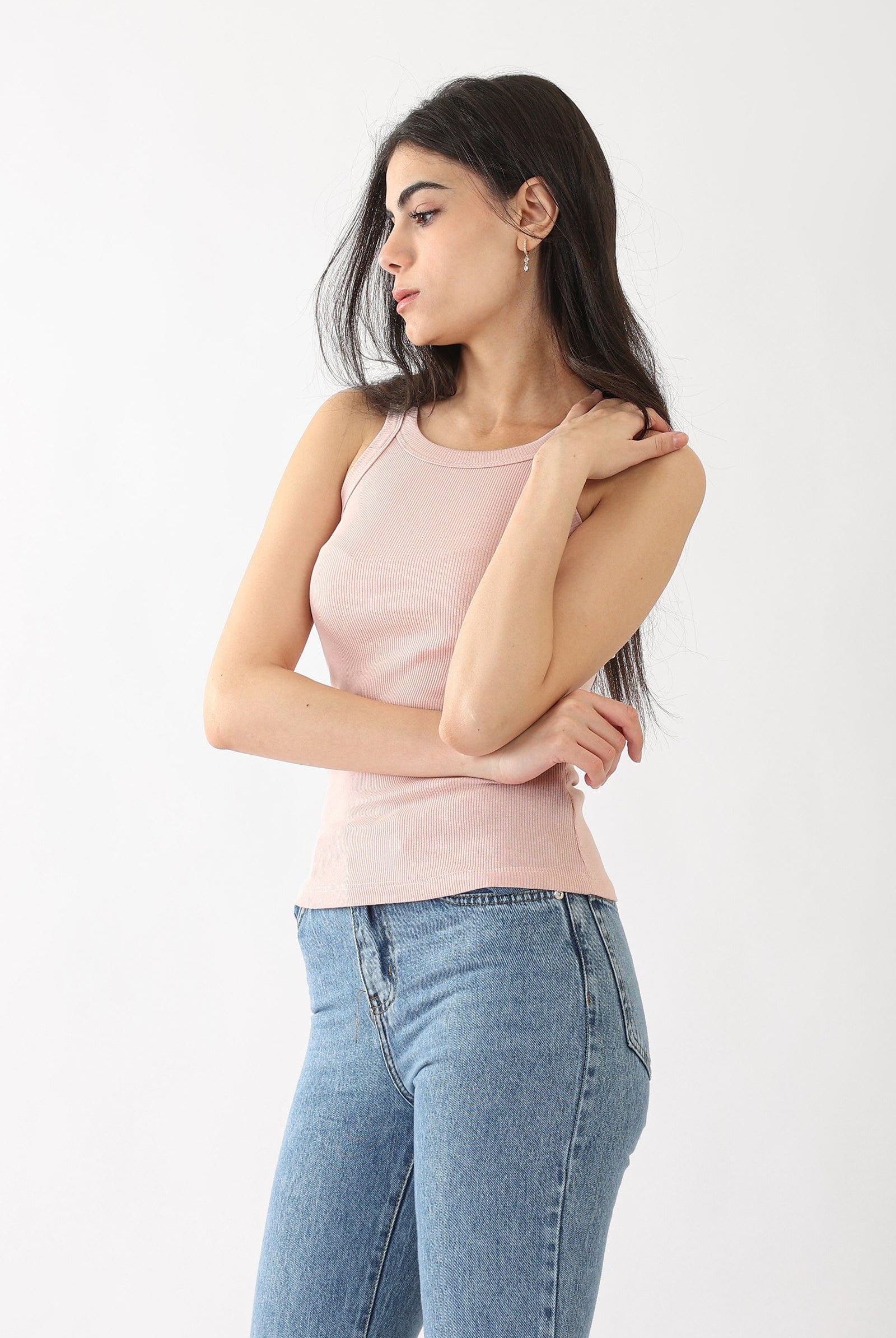 كارينا توب حمالة مضلع بقصة ضيقة