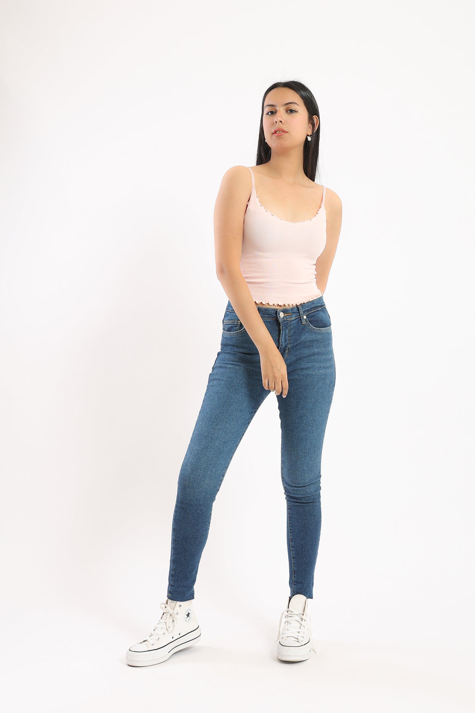 كارينا تانك توب مضلع برقبة دائرية حمالات