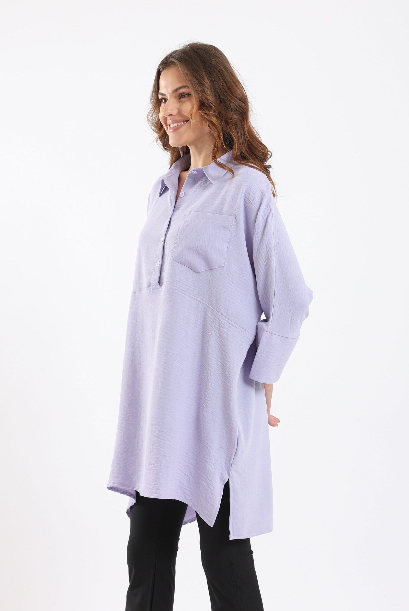 كارينا قميص طويل بياقة كلاسيكية فضفاض بجيب على الصدر